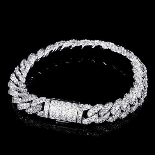 Die Trendsetter: Ein Blick auf angesagte Armbänder und wie sie deinen Stil verbessern können