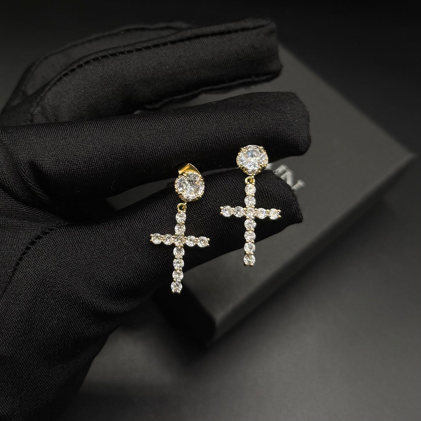 ICED OUT "GOLD LUXURY CROSS" OHRRINGE - ICERAIN JEWELRY