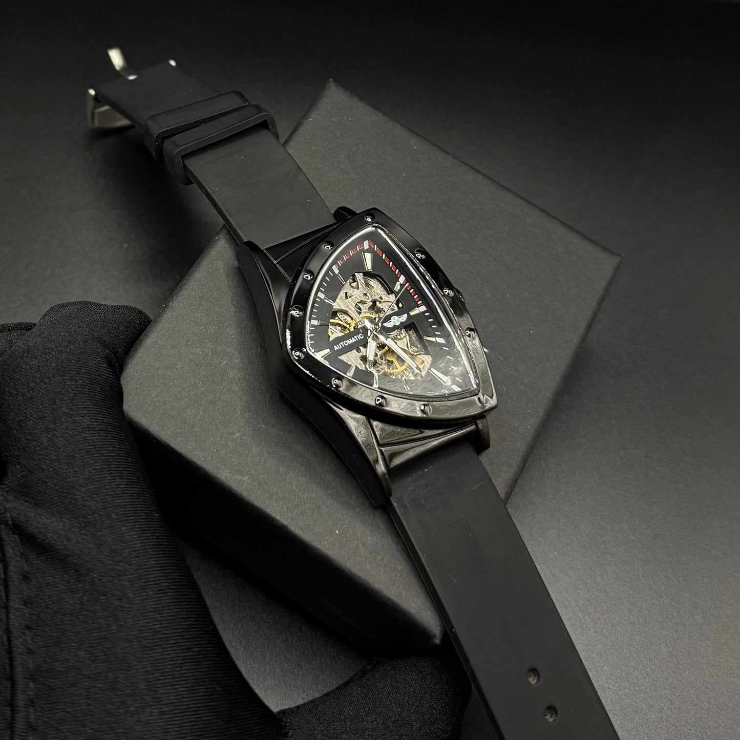 EDELSTAHL AUTOMATIK "TRIANGLAR" UHR - ICERAIN JEWELRY