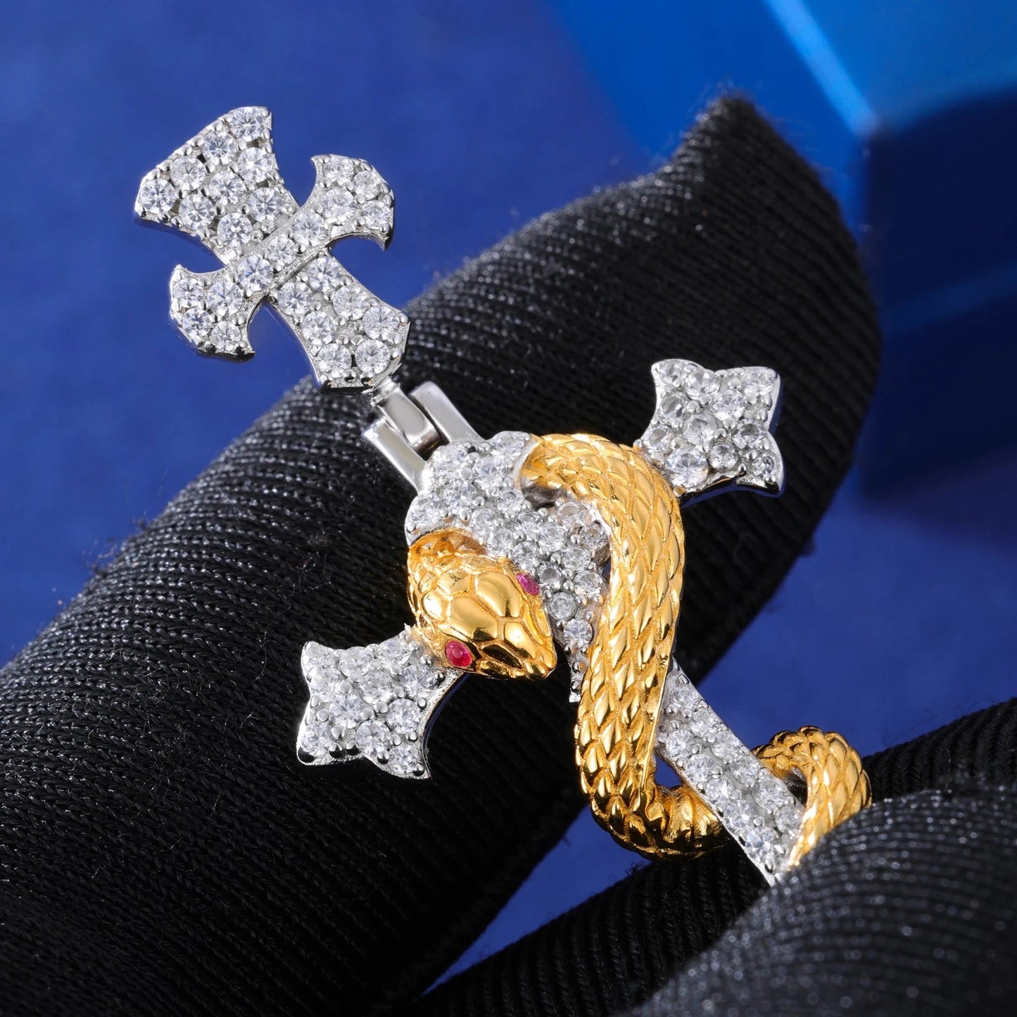 ICED OUT MOISSANITE "SNAKE CROSS" WEISSGOLD 925S SILVER KETTE - ICERAIN JEWELRY