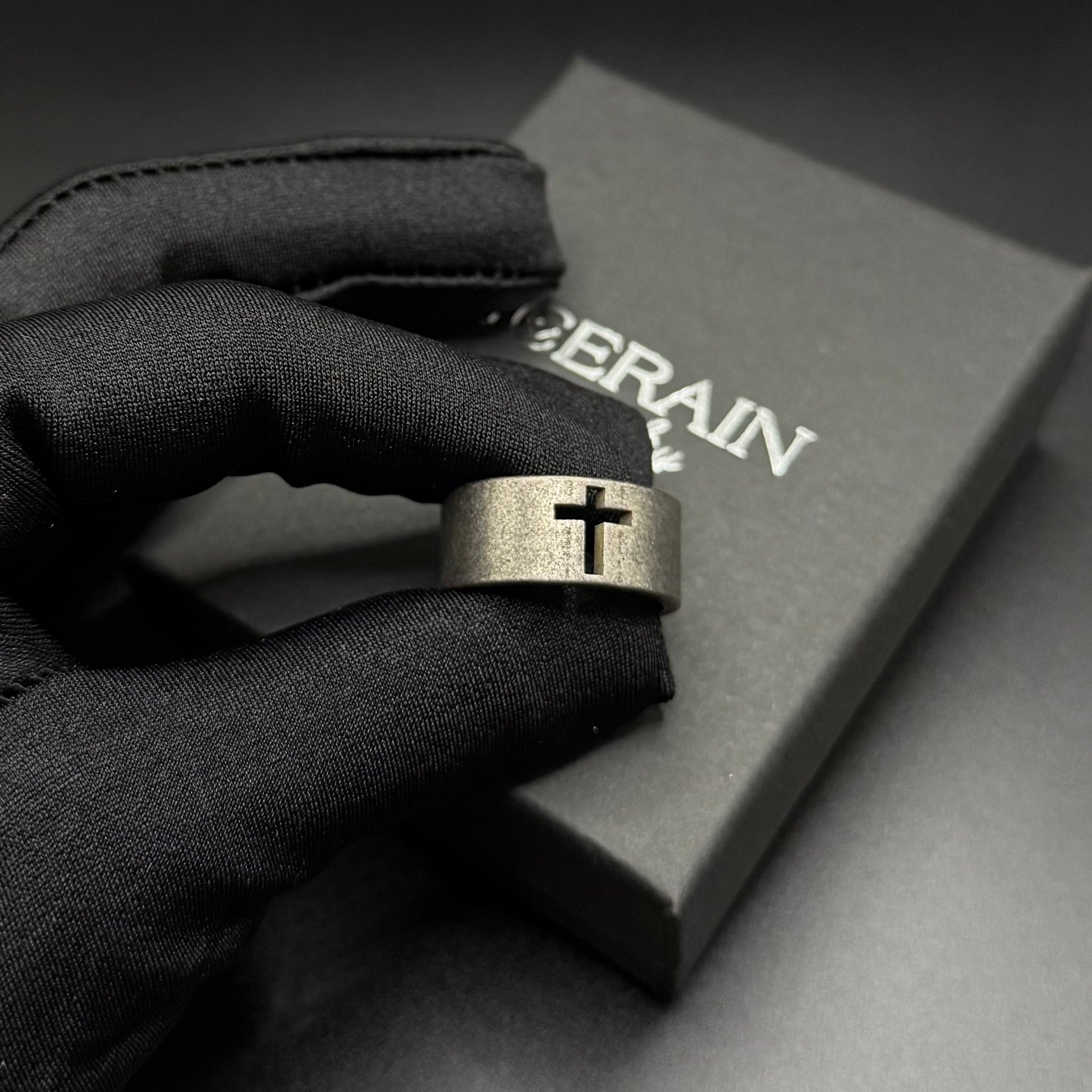 EDELSTAHL "CROSS V5" RING - ICERAIN JEWELRY
