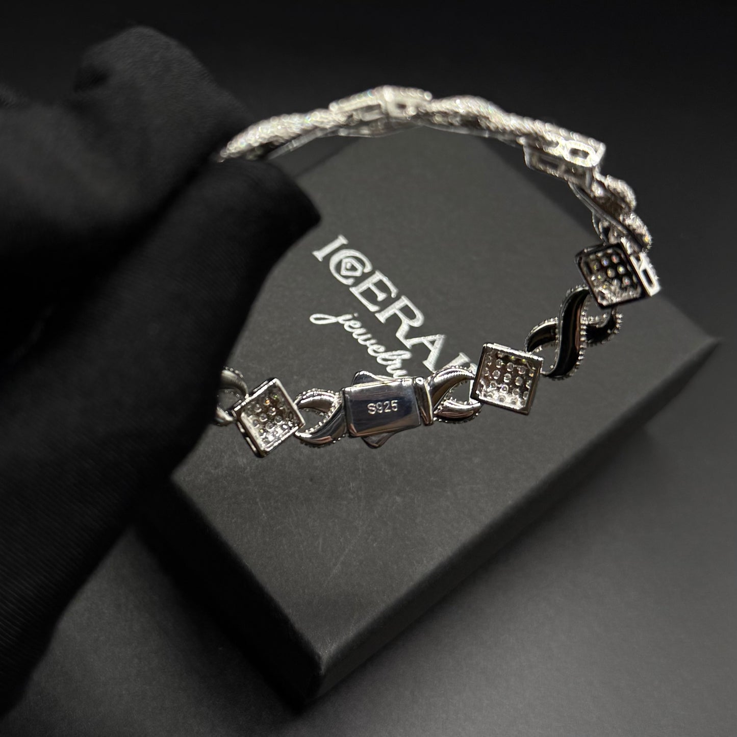 ICED OUT 11MM MOISSANITE "INFINITY SQUARE" WEISSGOLD 925S SILVER ARMBAND - ICERAIN JEWELRY