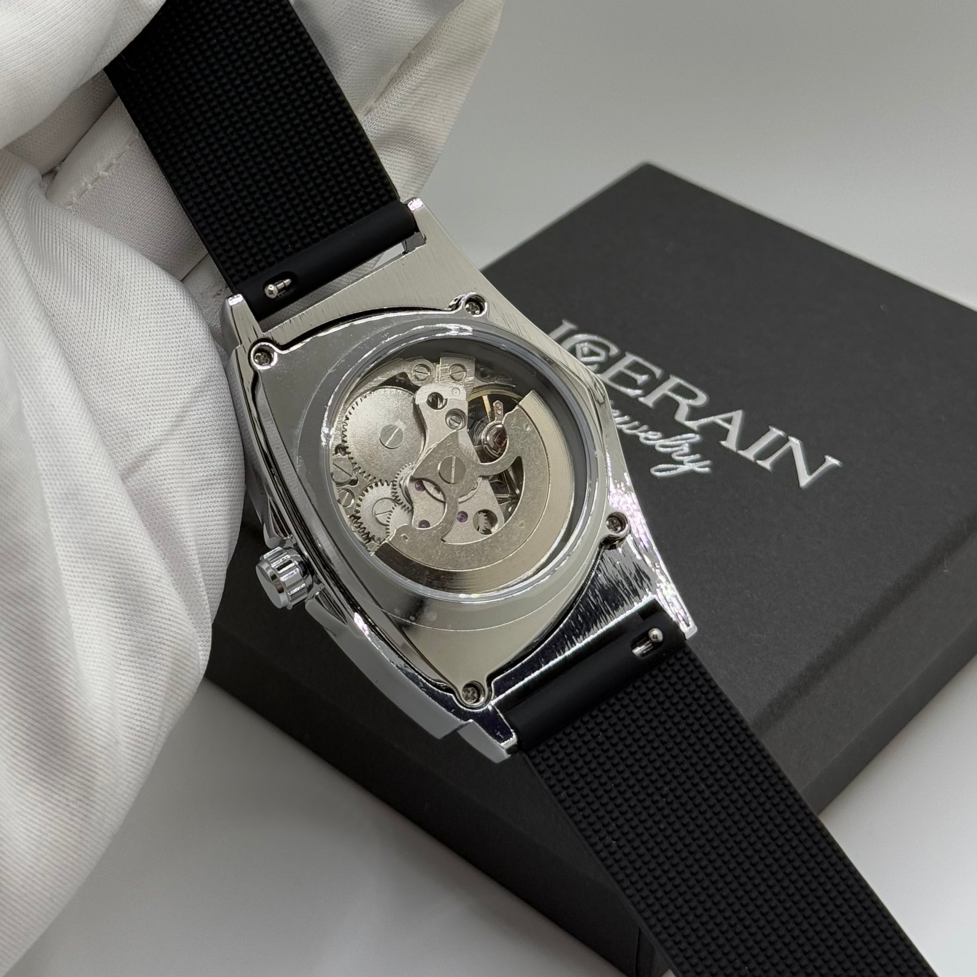 EDELSTAHL AUTOMATIK "TRIANGLAR" UHR - ICERAIN JEWELRY
