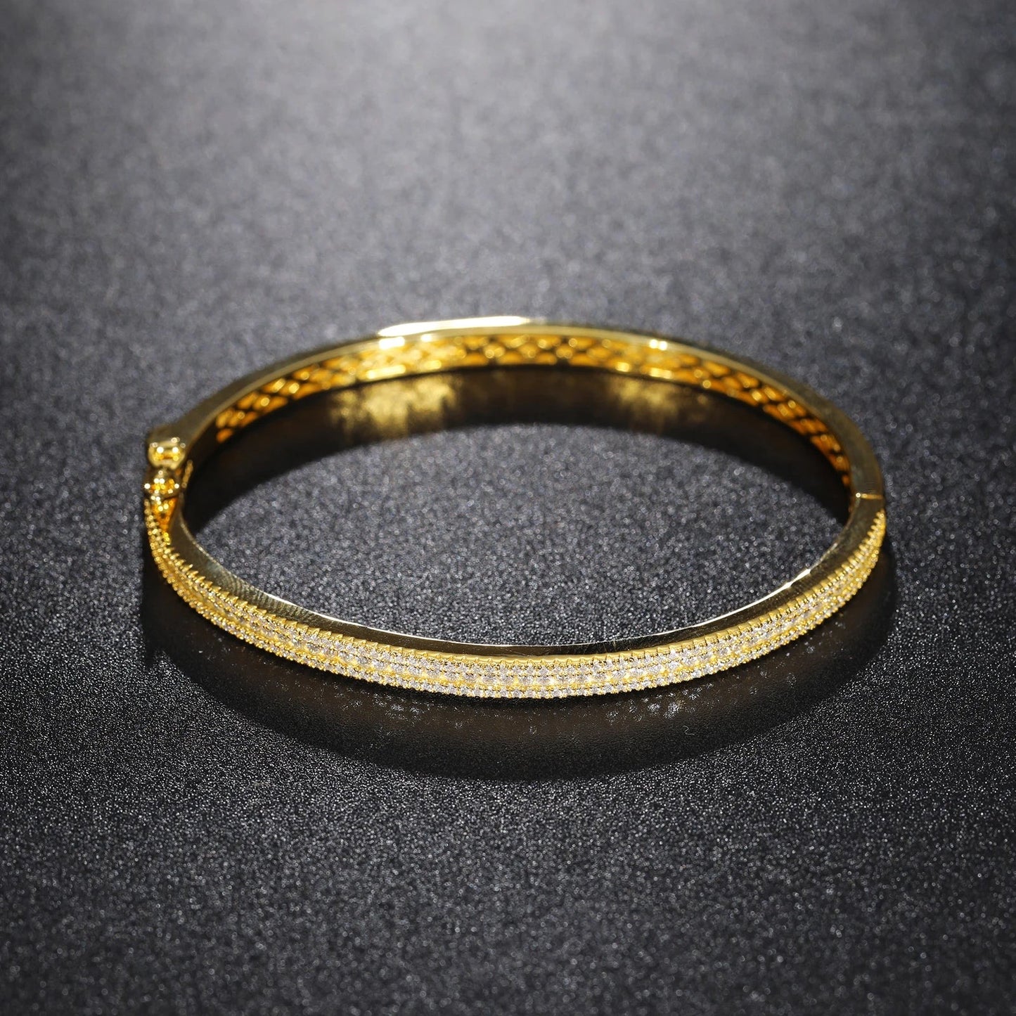 ICED OUT 4MM MOISSANITE "MANCHET" WEISSGOLD 925S SILVER ARMREIF