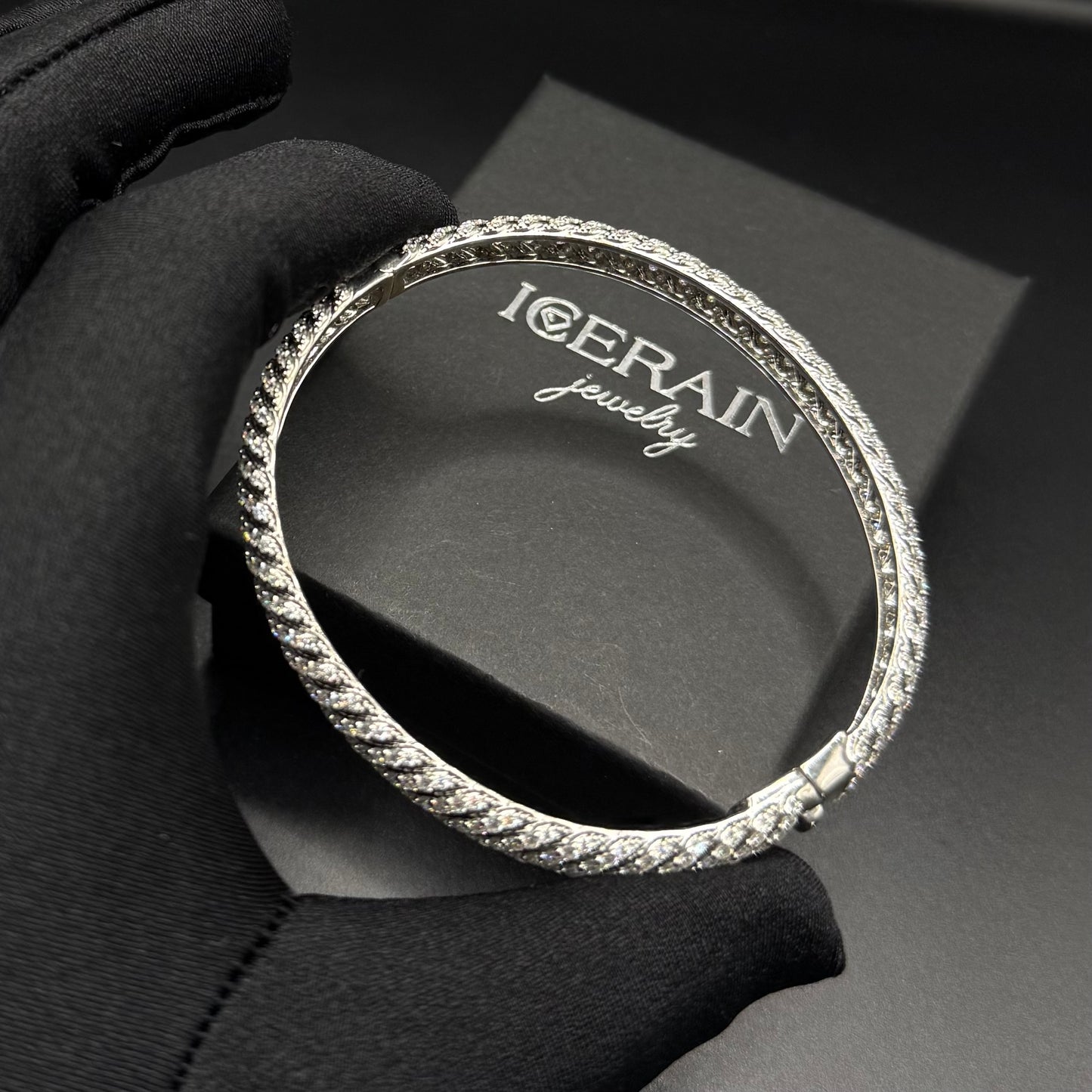ICED OUT 8MM MOISSANITE "TWIST" WEISSGOLD 925S SILVER ARMREIF - ICERAIN JEWELRY