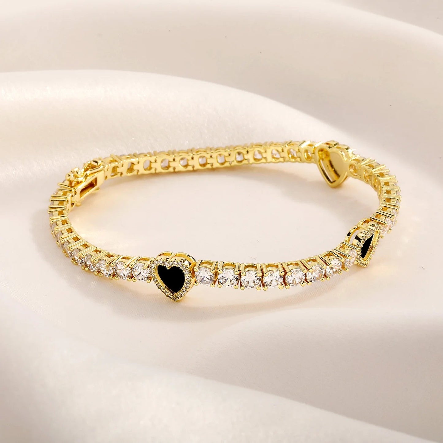 ICED OUT "HEART CLOVER TENNIS" ARMBAND - ICERAIN JEWELRY
