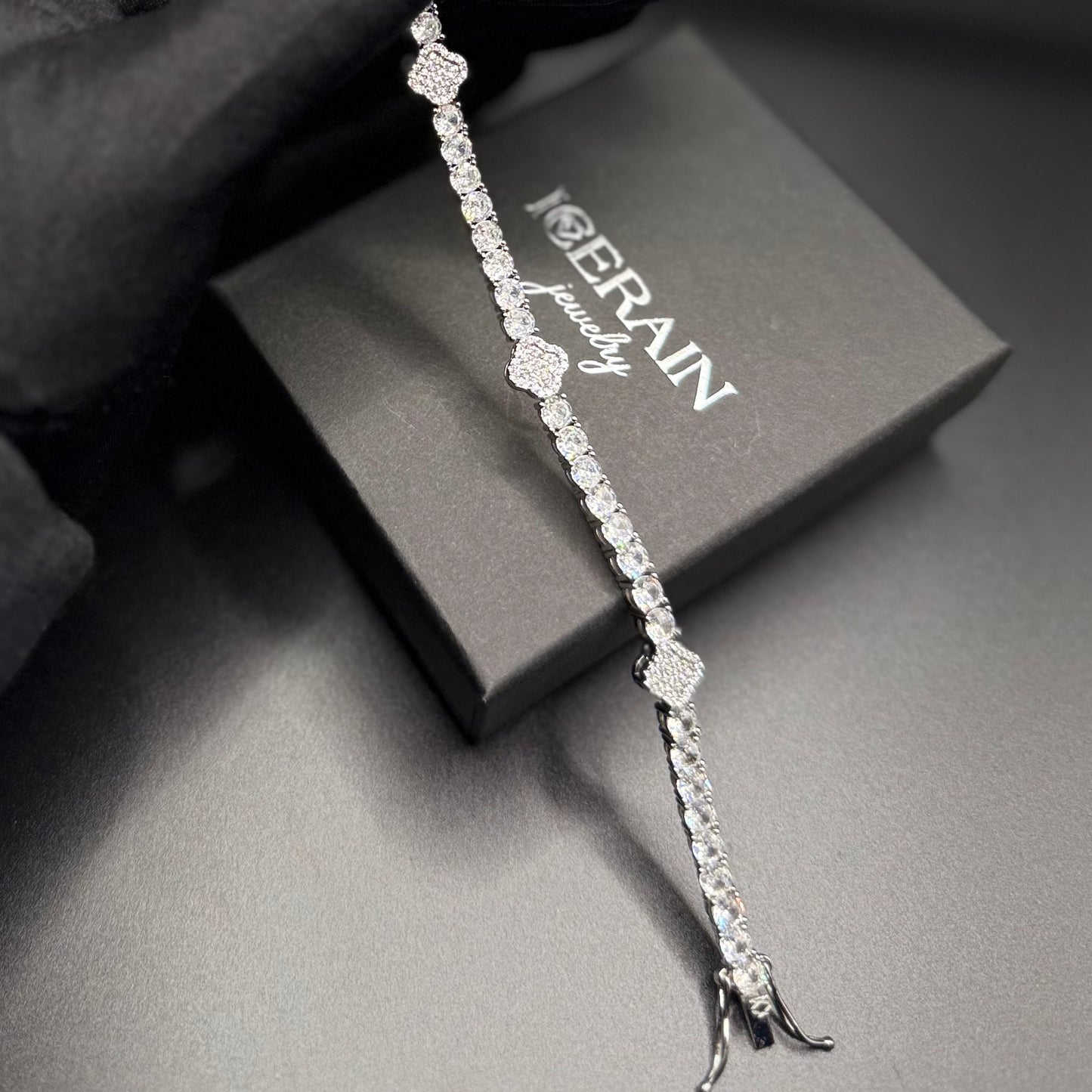 ICED OUT "SILVER CLOVER TENNIS" ARMBAND - ICERAIN JEWELRY