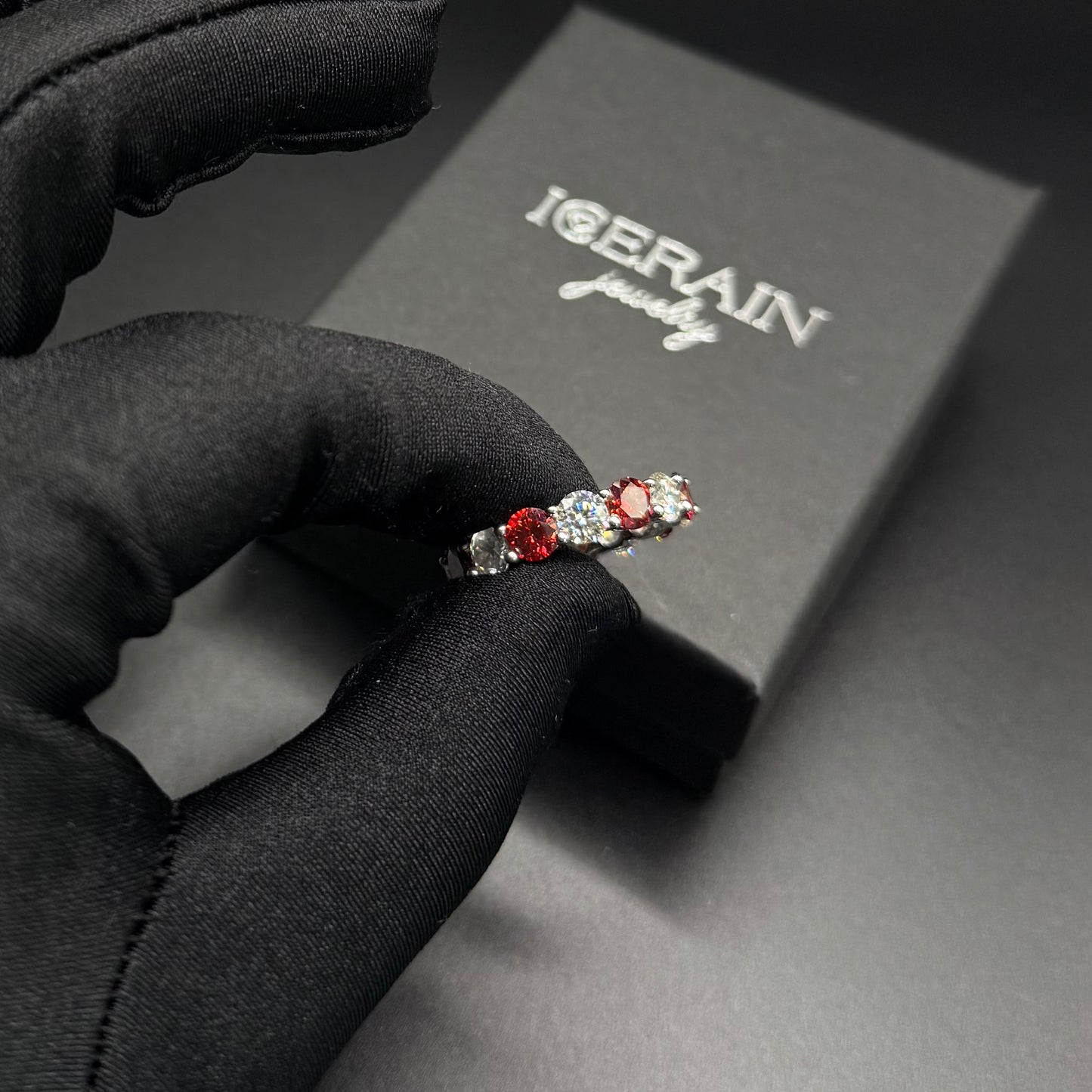 SALE | ICED OUT MOISSANITE GRÖSSE 8 "RED DRASILO" WEISSGOLD 925S SILVER RING - ICERAIN JEWELRY