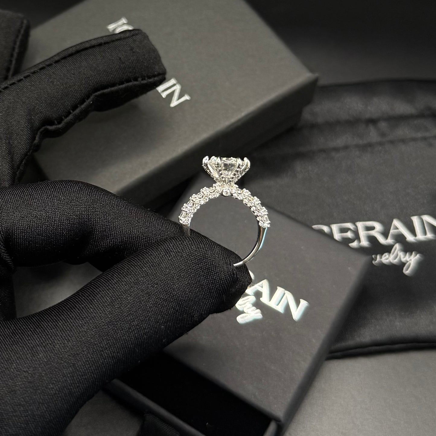 ICED OUT MOISSANITE "SPOSARE" WEISSGOLD 925S SILVER RING - ICERAIN JEWELRY