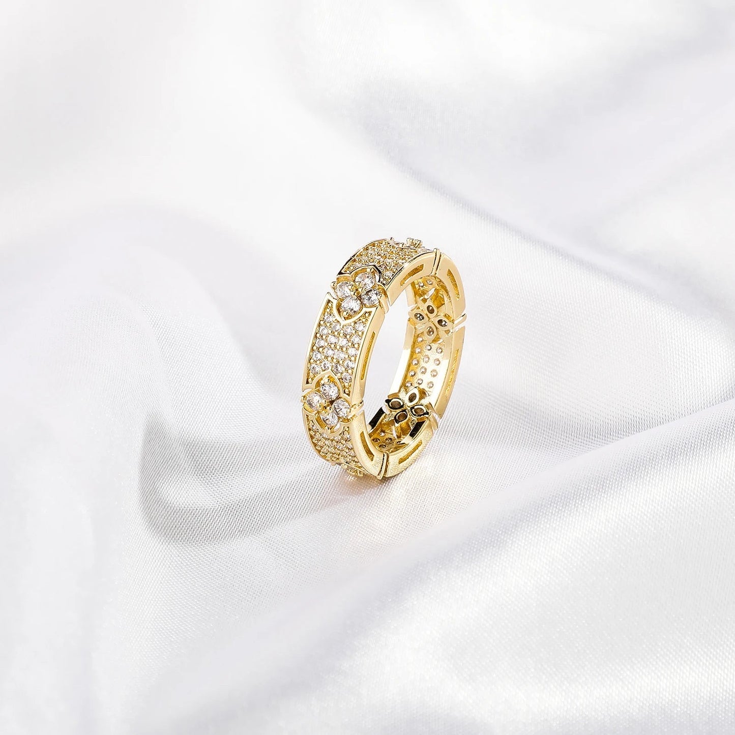 ICED OUT "CLOVER V2" RING - ICERAIN JEWELRY