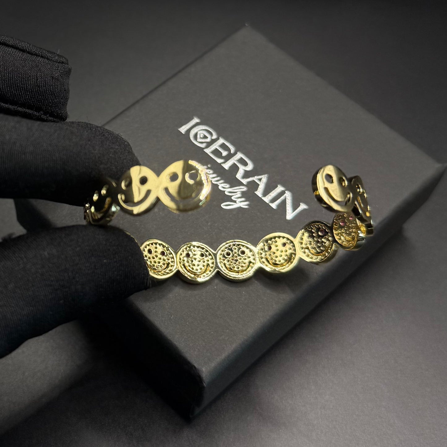 ICED OUT "SMILE" ARMREIF - ICERAIN JEWELRY