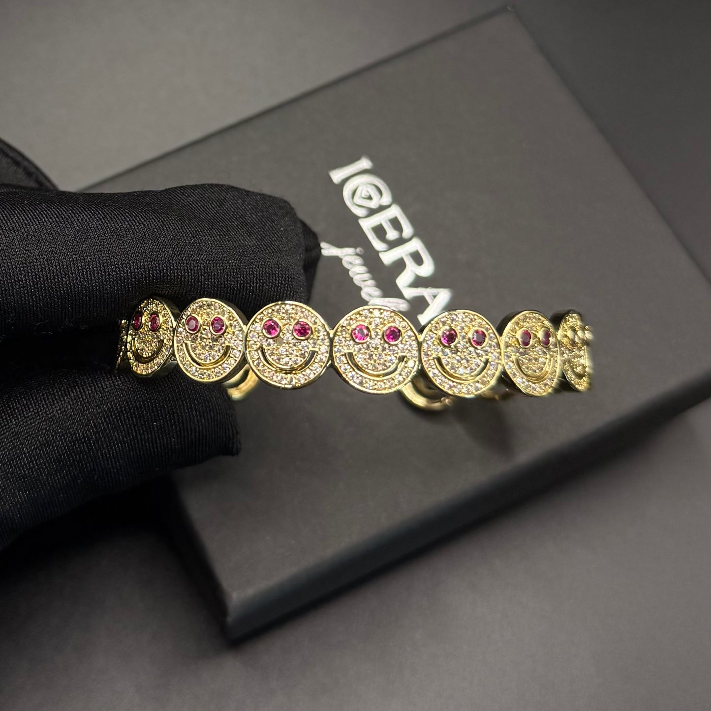 ICED OUT "SMILE" ARMREIF - ICERAIN JEWELRY