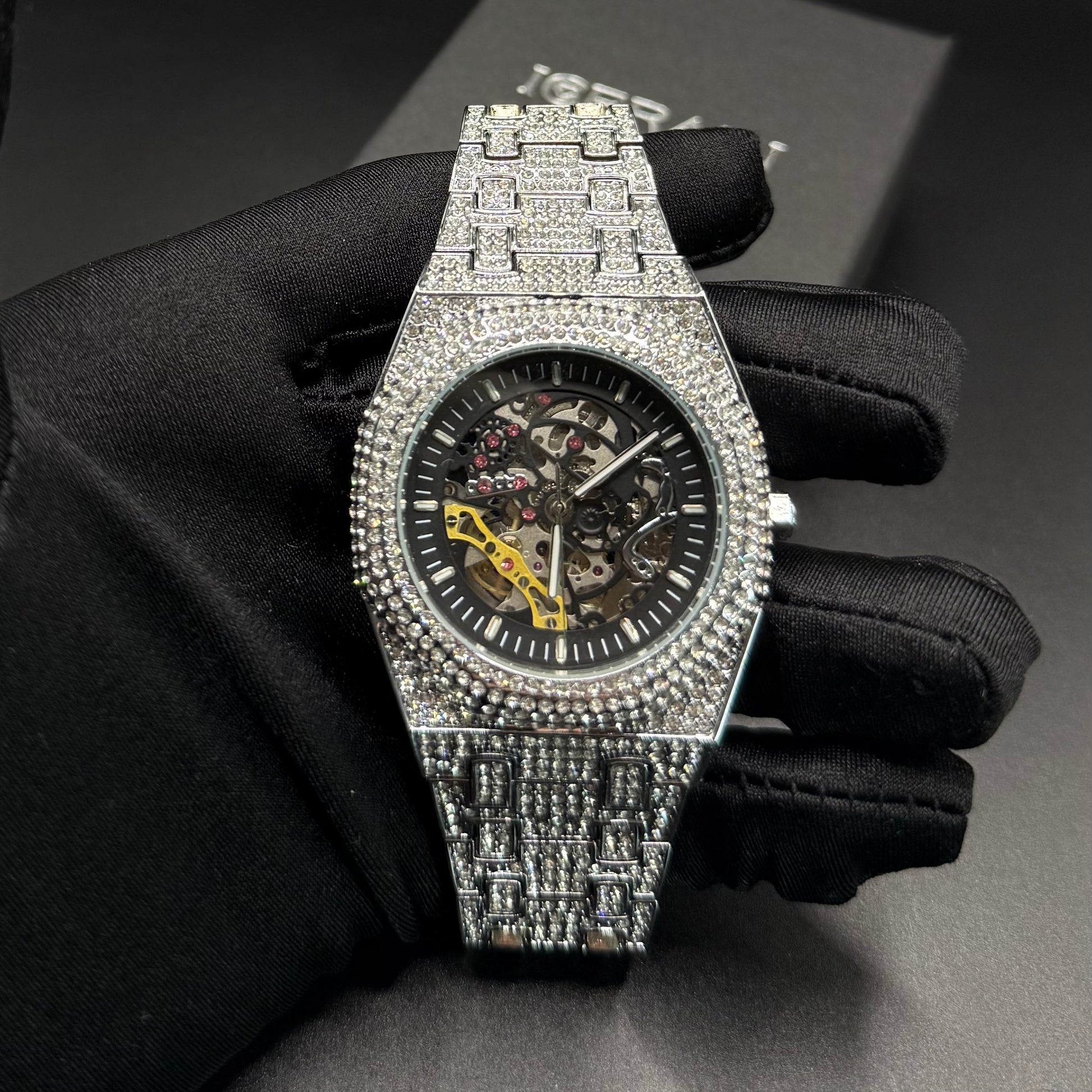 ICED OUT AUTOMATIK "SCHELETRO" UHR - ICERAIN JEWELRY