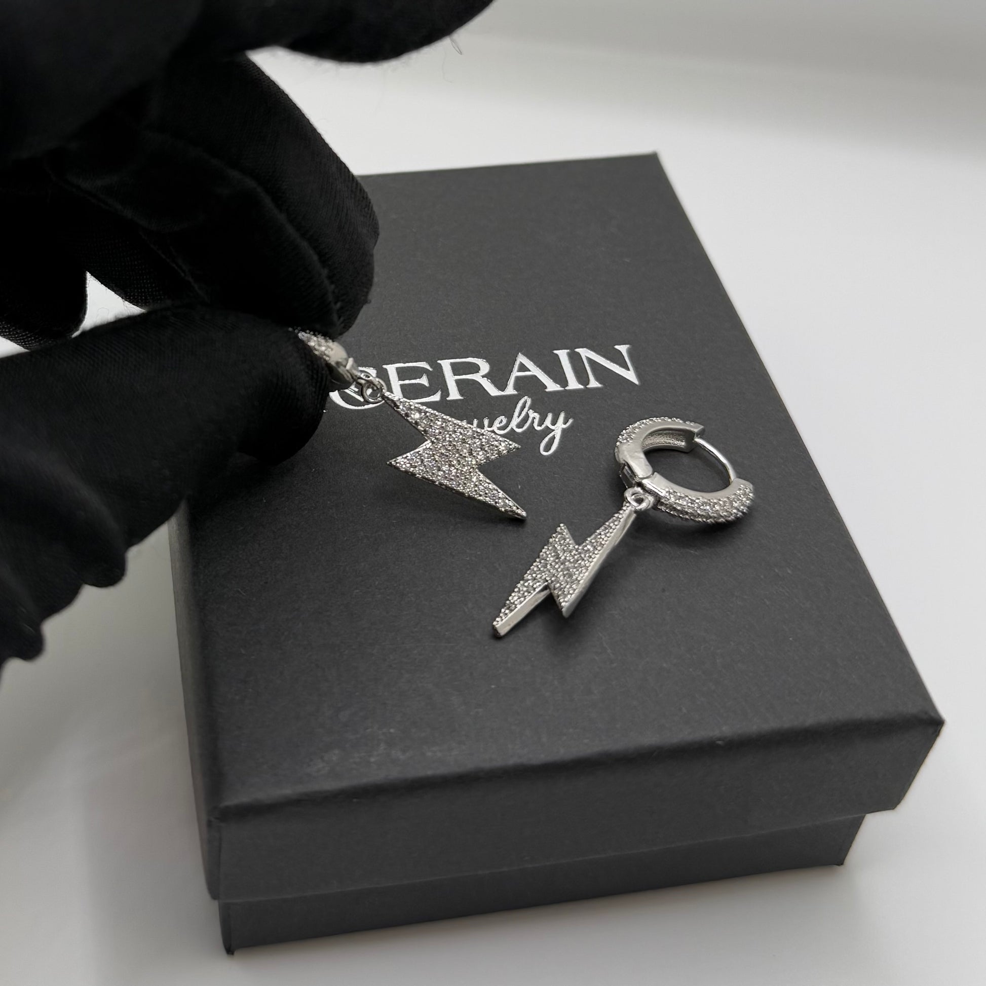 ICED OUT "SILVER LIGHTNING" OHRRINGE - ICERAIN JEWELRY