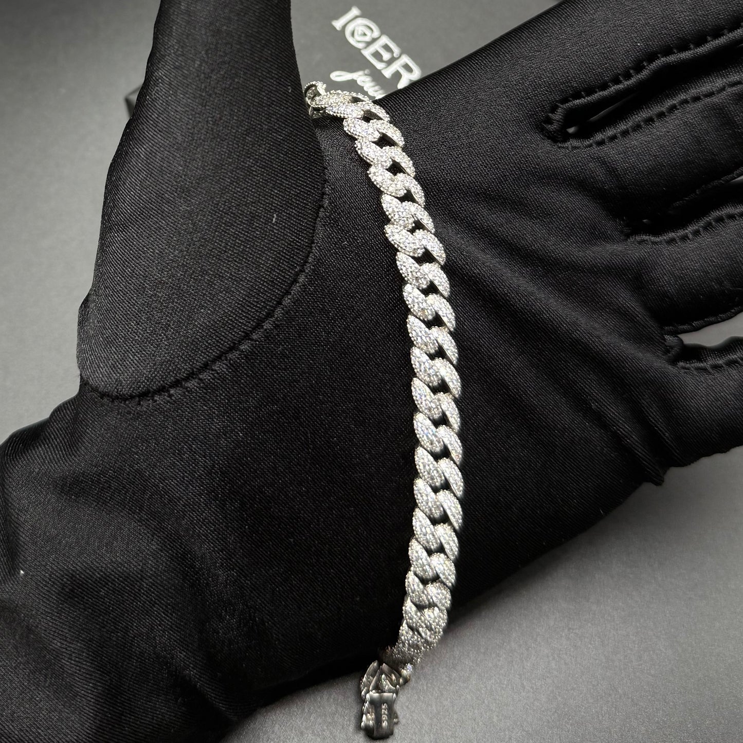SALE | ICED OUT 9MM 18CM "SILVER CHOPPER CUBAN" ARMBAND - ICERAIN JEWELRY