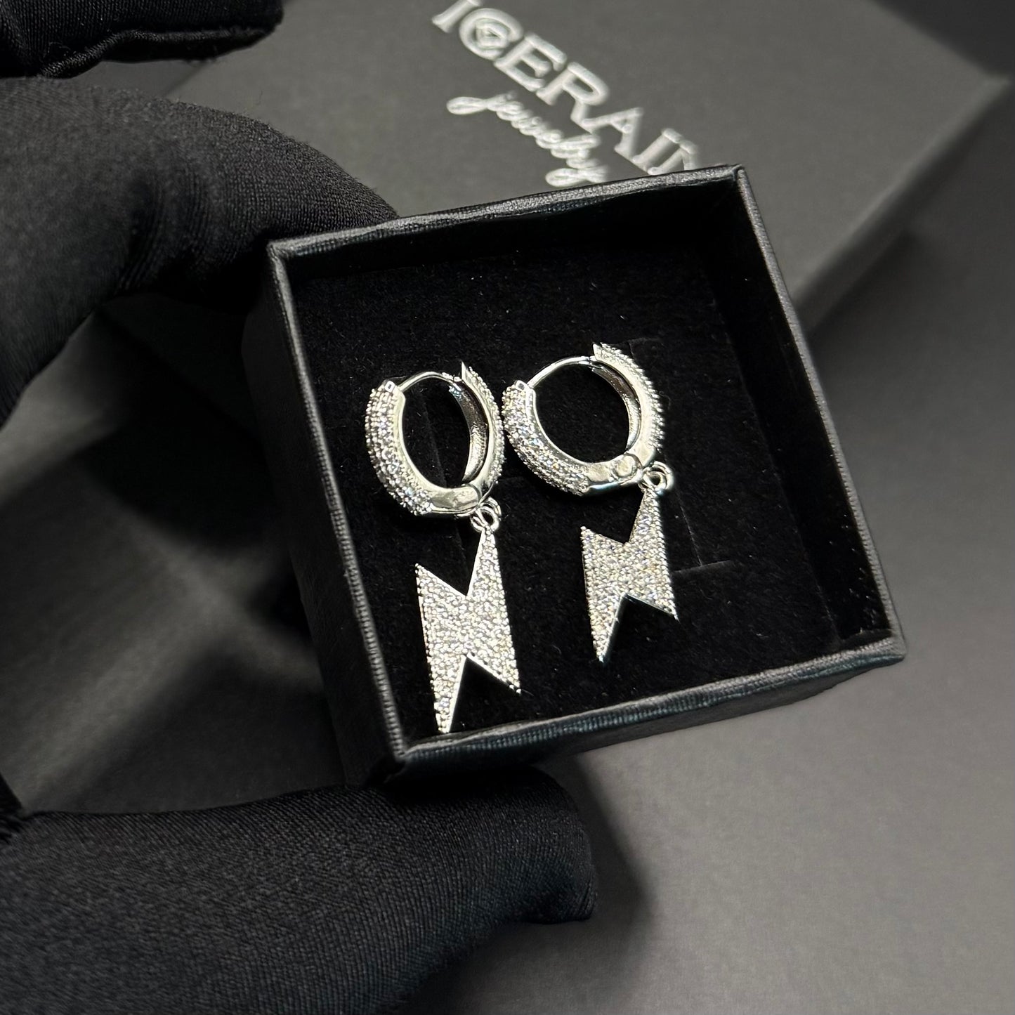ICED OUT "SILVER LIGHTNING" OHRRINGE - ICERAIN JEWELRY