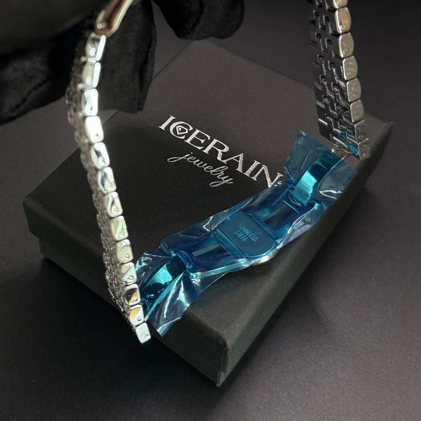 ICED OUT "REGINA" UHR - ICERAIN JEWELRY