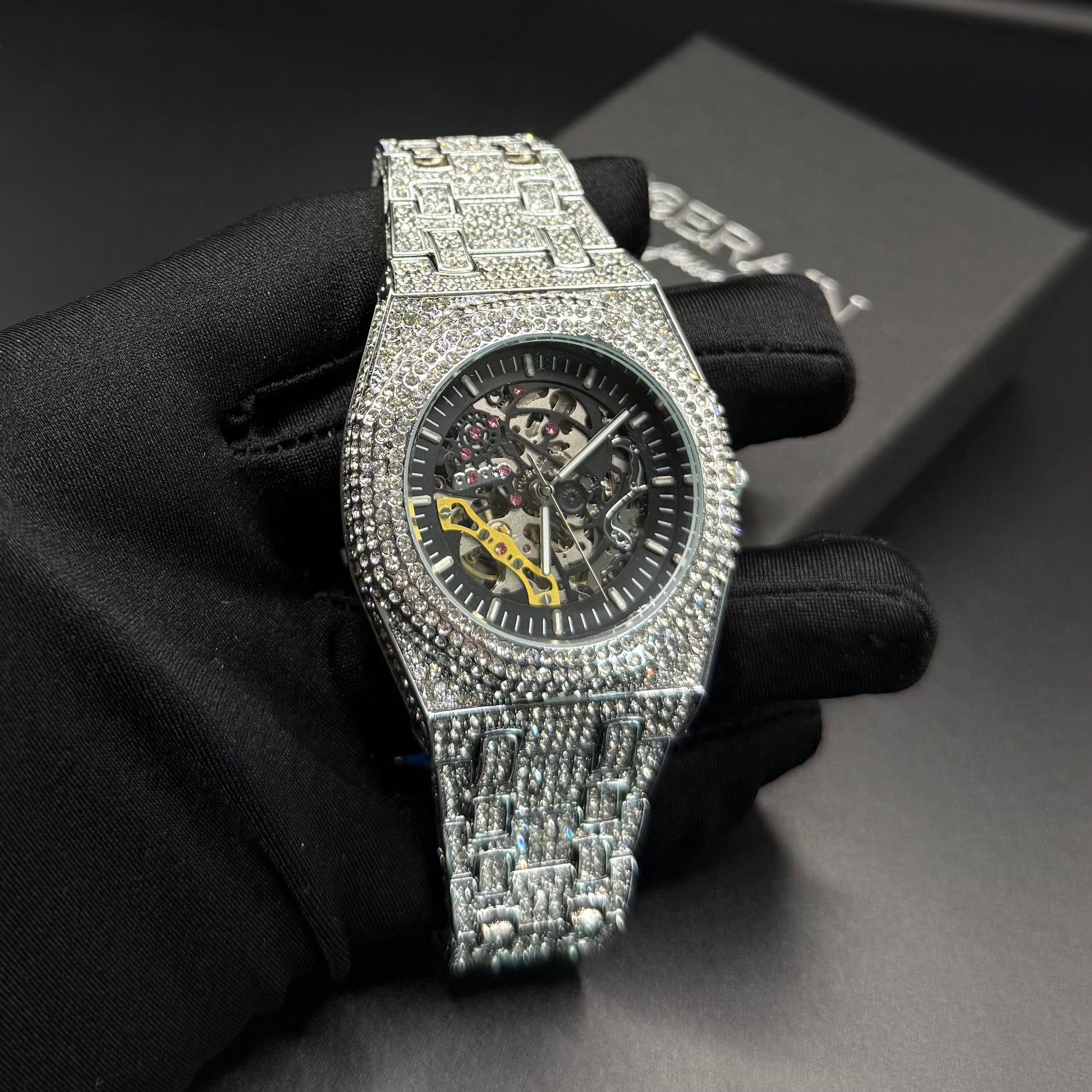 ICED OUT AUTOMATIK "SCHELETRO" UHR - ICERAIN JEWELRY