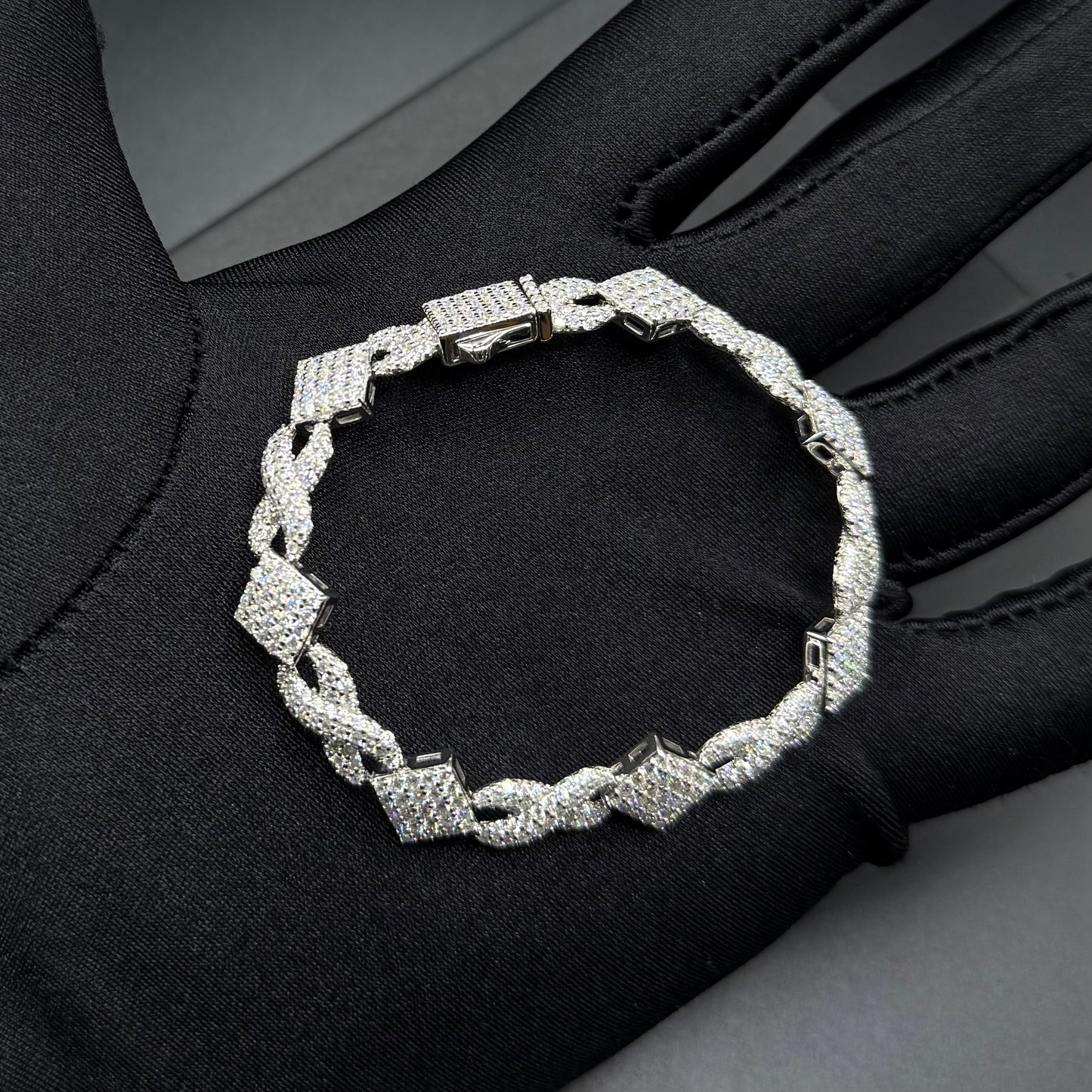 ICED OUT 11MM MOISSANITE "INFINITY SQUARE" WEISSGOLD 925S SILVER ARMBAND - ICERAIN JEWELRY