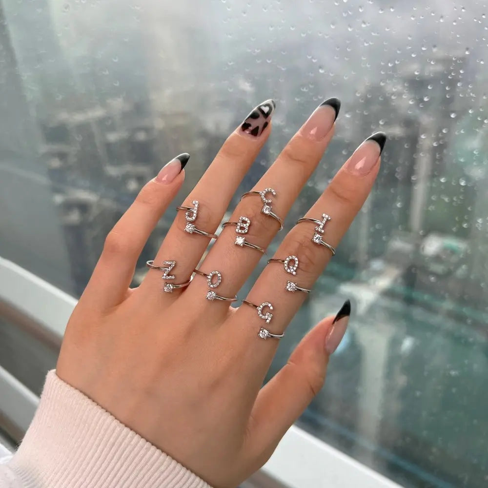 PERSONALISIERTER ICED OUT ANFANGSBUCHSTABEN "NOZZE" RING - ICERAIN JEWELRY