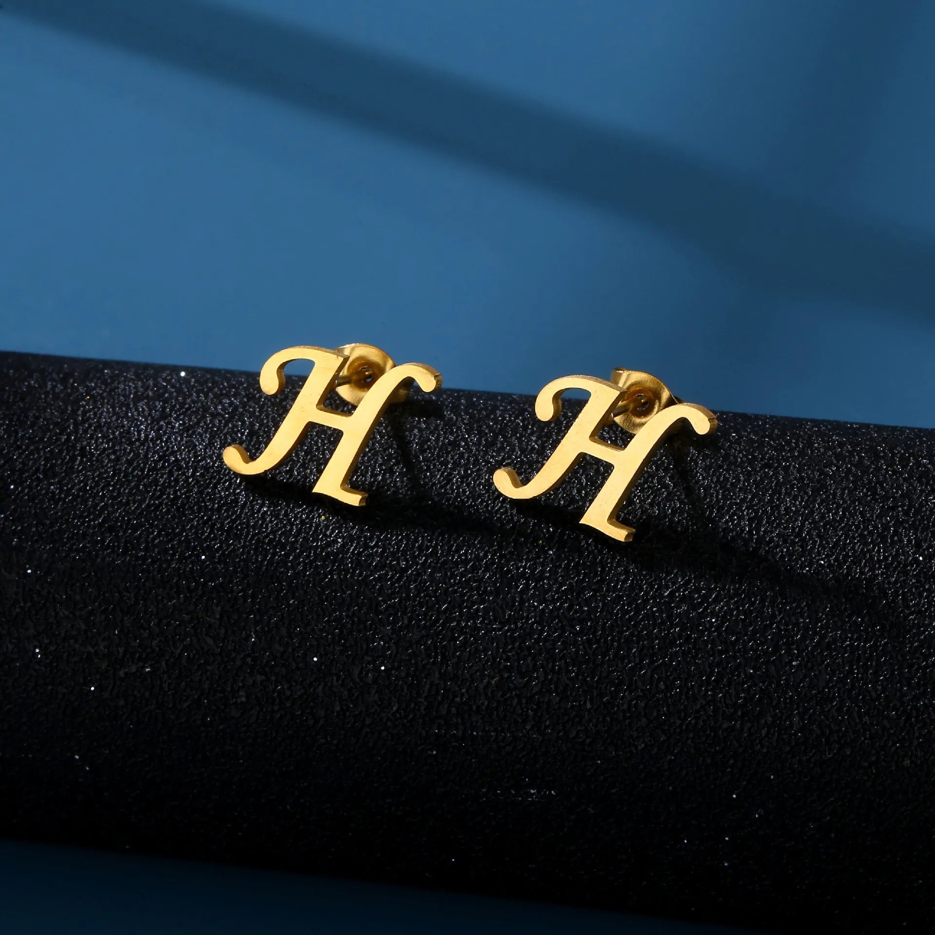PERSONALISIERTE EDELSTAHL ANFANGSBUCHSTABEN ""SKUR" OHRRINGE - ICERAIN JEWELRY