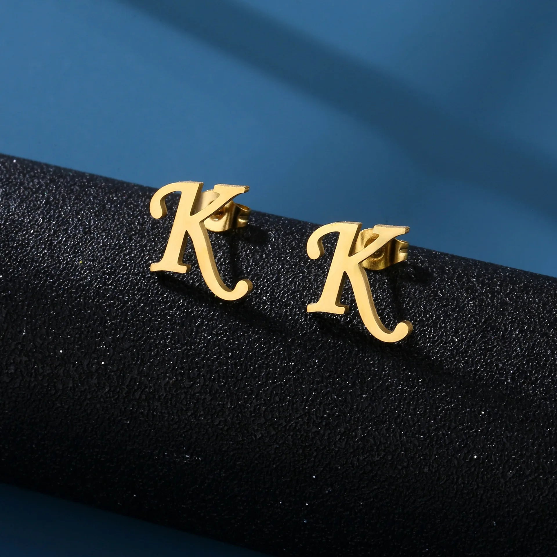 PERSONALISIERTE EDELSTAHL ANFANGSBUCHSTABEN ""SKUR" OHRRINGE - ICERAIN JEWELRY