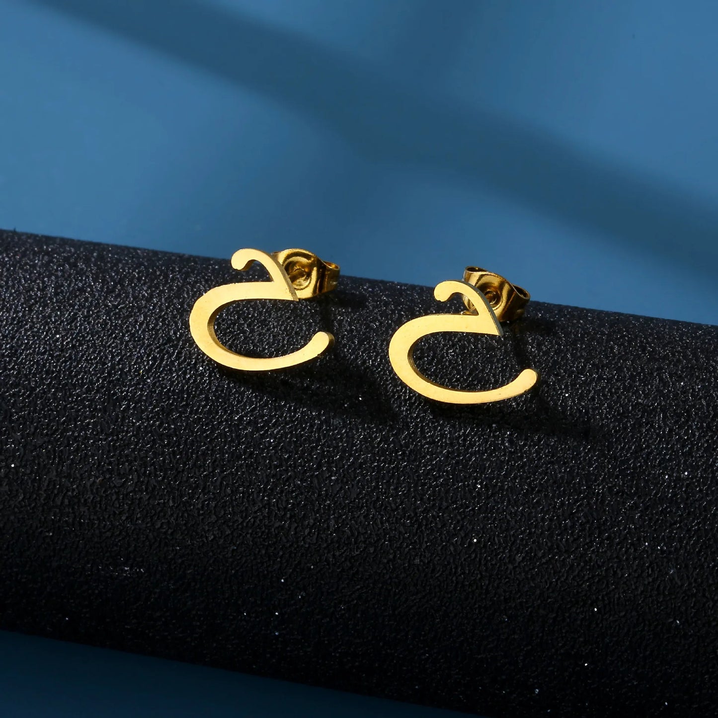 PERSONALISIERTE EDELSTAHL ANFANGSBUCHSTABEN ""SKUR" OHRRINGE - ICERAIN JEWELRY