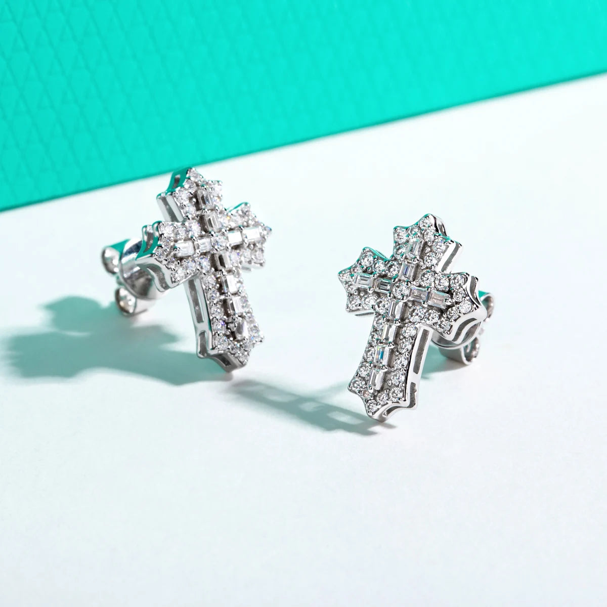 ICED OUT MOISSANITE "CROSS V2" WEISSGOLD 925S SILVER OHRRINGE - ICERAIN JEWELRY