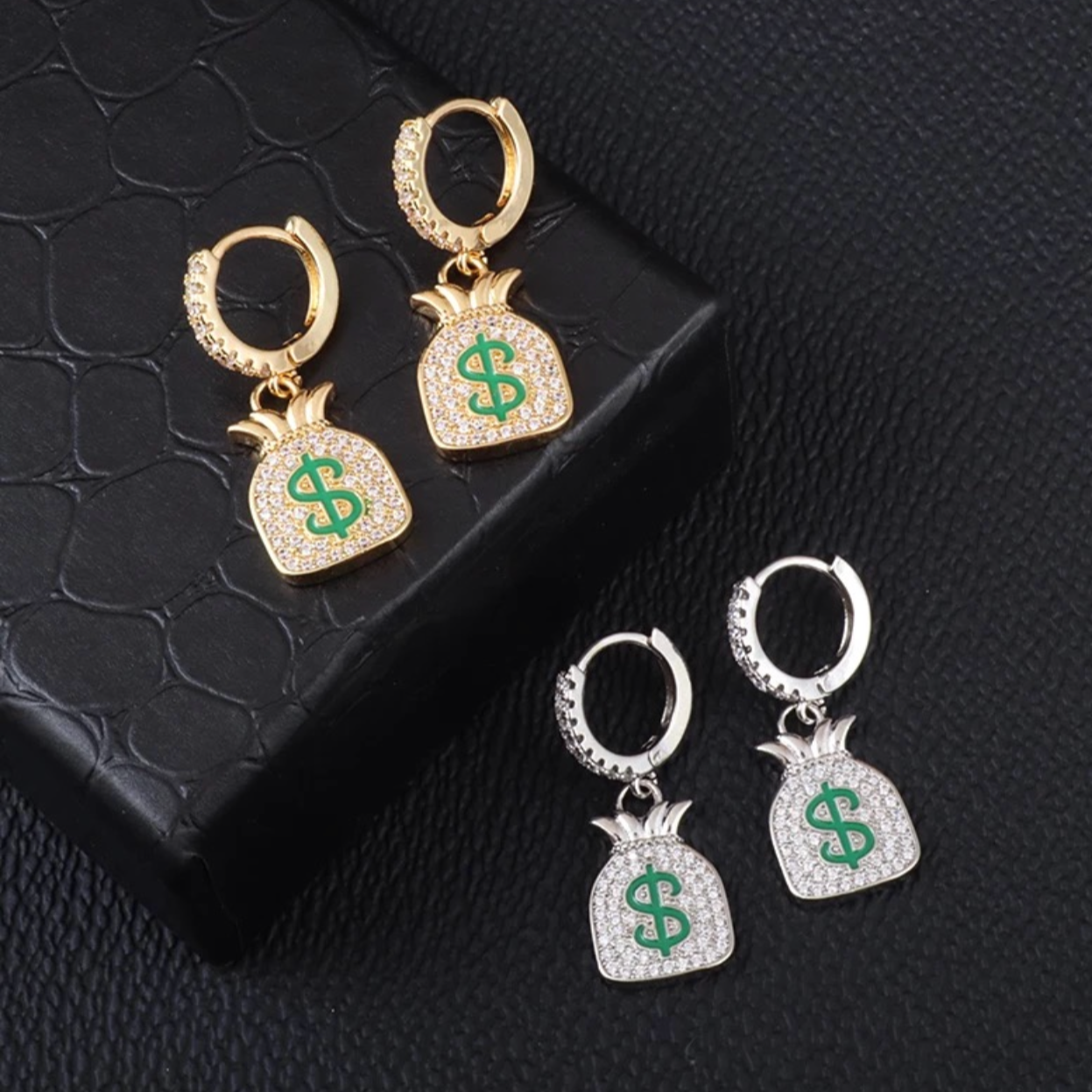 ICED OUT "GOLD CASHBAG" OHRRINGE - ICERAIN JEWELRY