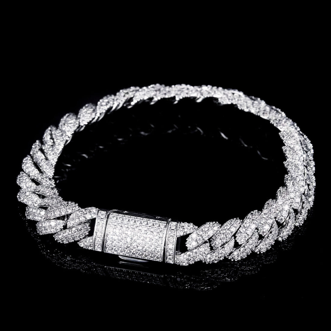Die Trendsetter: Ein Blick auf angesagte Armbänder und wie sie deinen Stil verbessern können