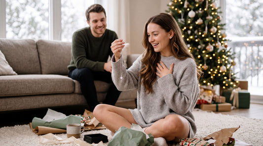 Weihnachtsgeschenk für die Freundin: 12 Schmuck-Ideen, die sie lieben wird