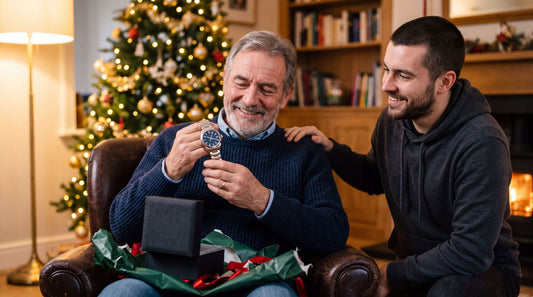 Weihnachtsgeschenk für Papa: 10 Ideen mit Uhren, Ketten & Armbändern