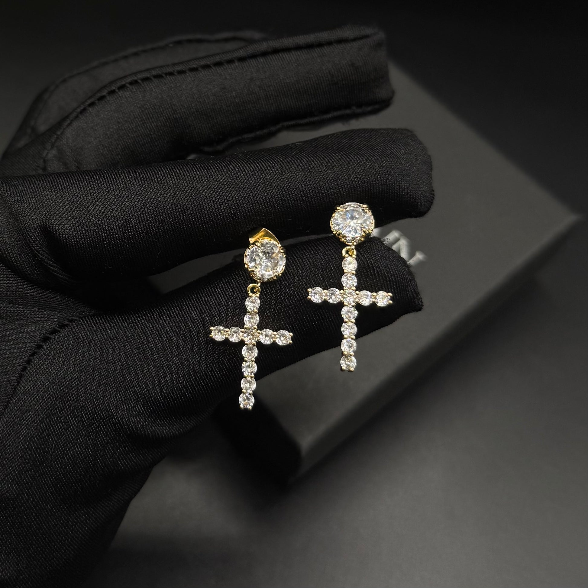 ICED OUT "GOLD LUXURY CROSS" OHRRINGE - ICERAIN JEWELRY