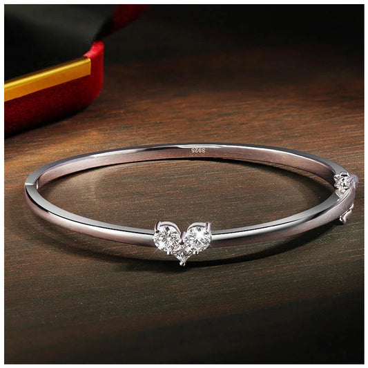 ICED OUT MOISSANITE "HEART" WEISSGOLD 925S SILVER ARMREIF - ICERAIN JEWELRY