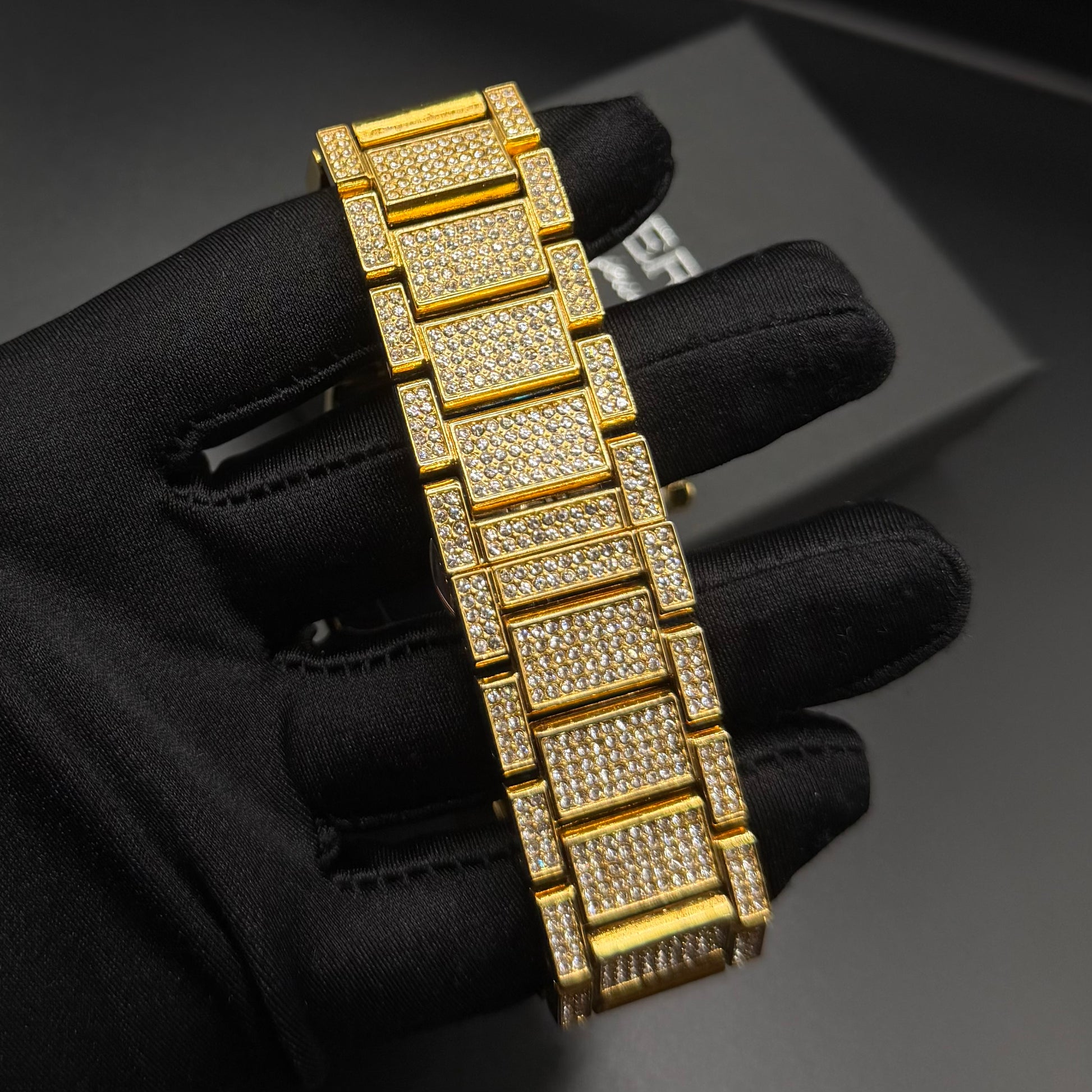 ICED OUT "MACORE" UHR - ICERAIN JEWELRY