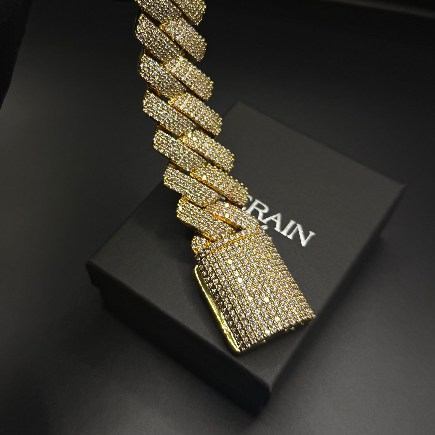 ICED OUT 25MM "GOLD PRONG CUBAN" ARMBAND - ICERAIN JEWELRY