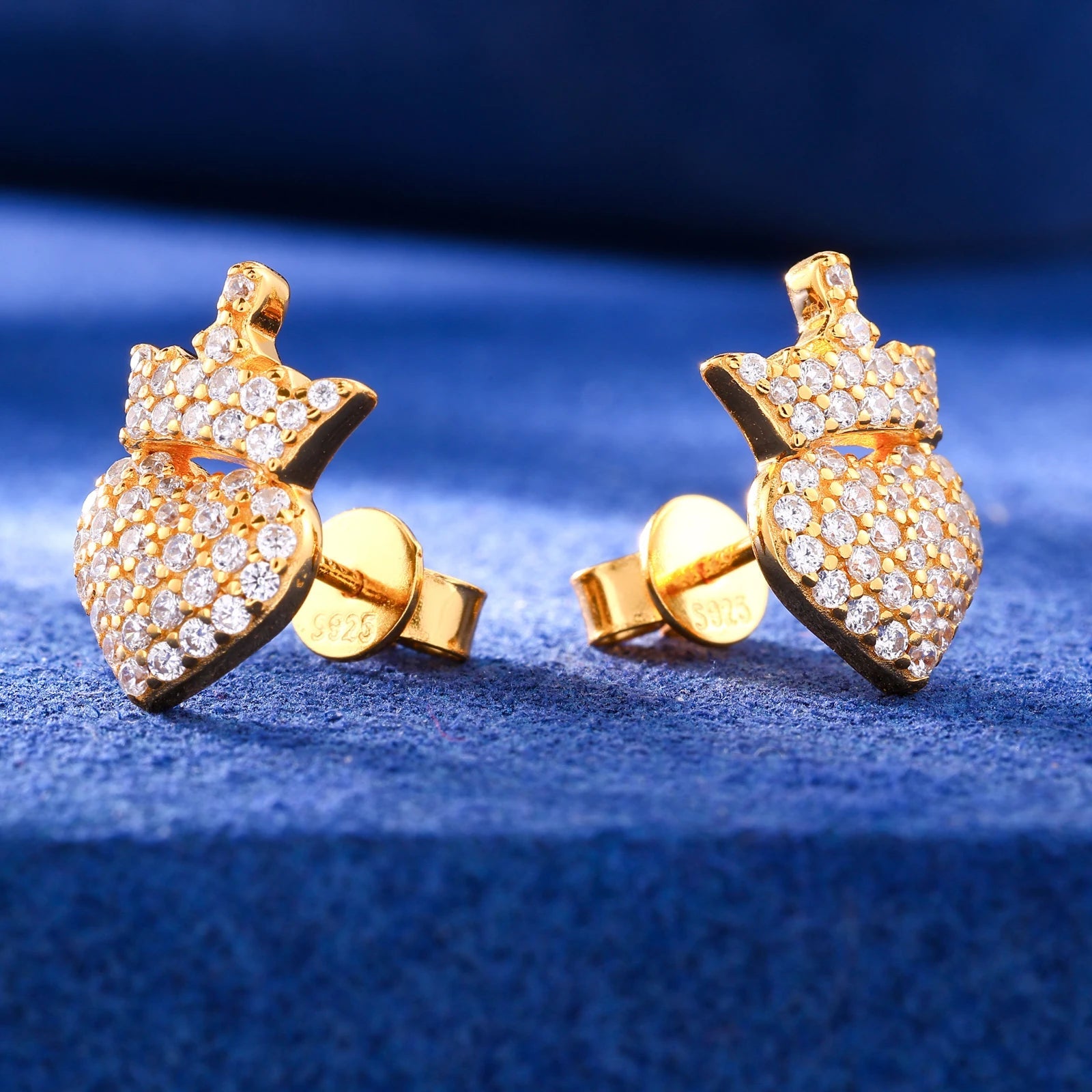 ICED OUT MOISSANITE "CROWN HEART" WEISSGOLD 925S SILVER OHRRINGE - ICERAIN JEWELRY