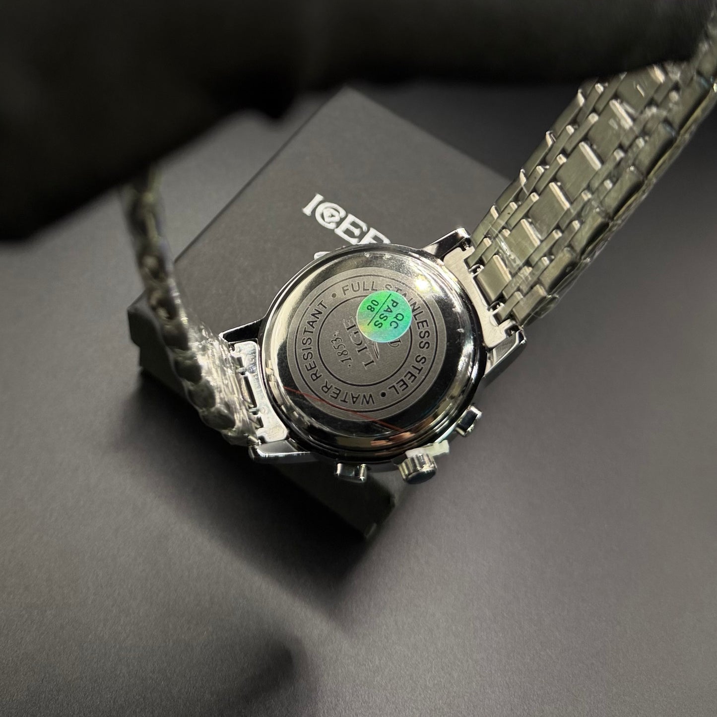 EDELSTAHL "FUTURISMA" UHR