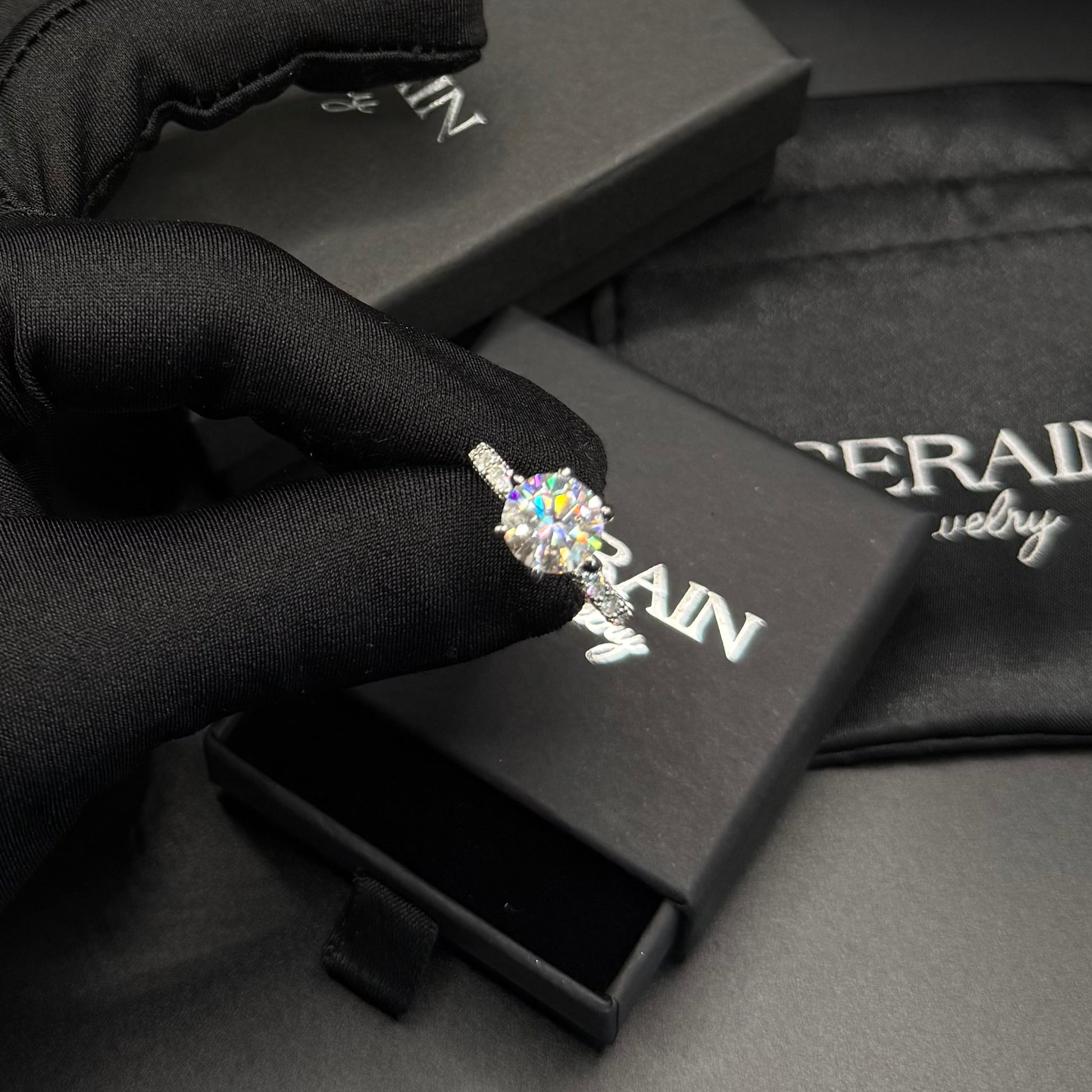 ICED OUT MOISSANITE "SPOSARE" WEISSGOLD 925S SILVER RING - ICERAIN JEWELRY