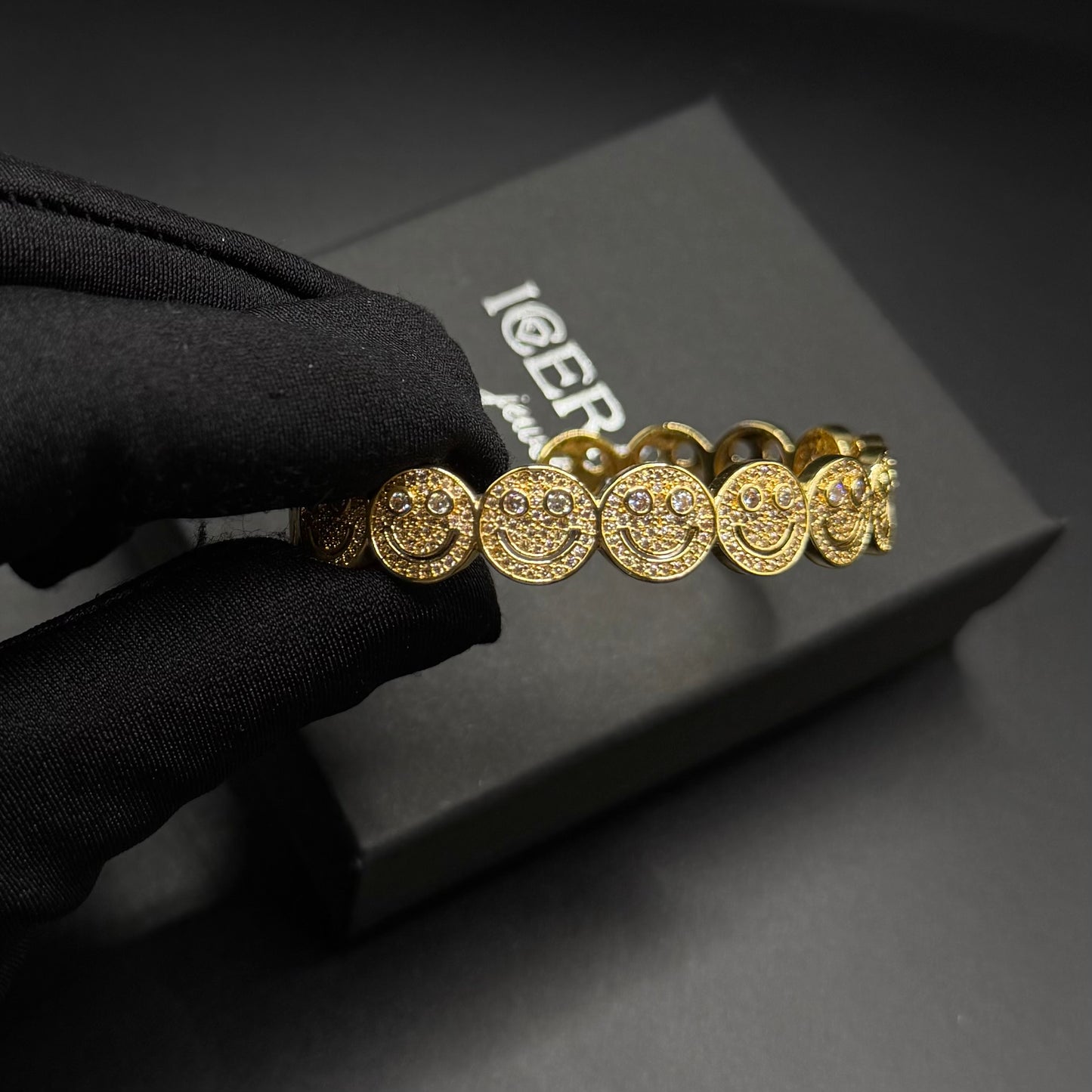 ICED OUT "SMILE" ARMREIF - ICERAIN JEWELRY