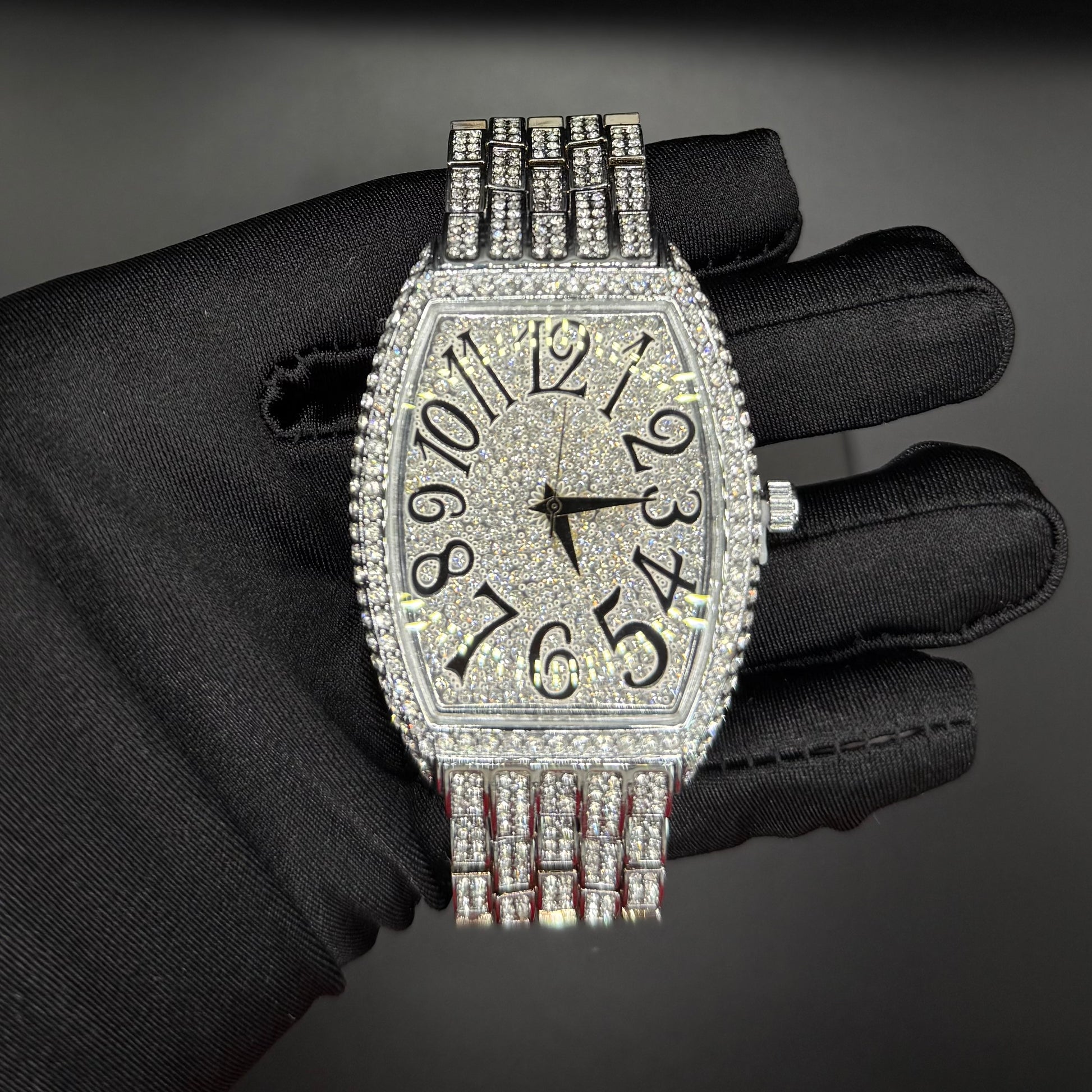 ICED OUT "TONNEAU" UHR - ICERAIN JEWELRY