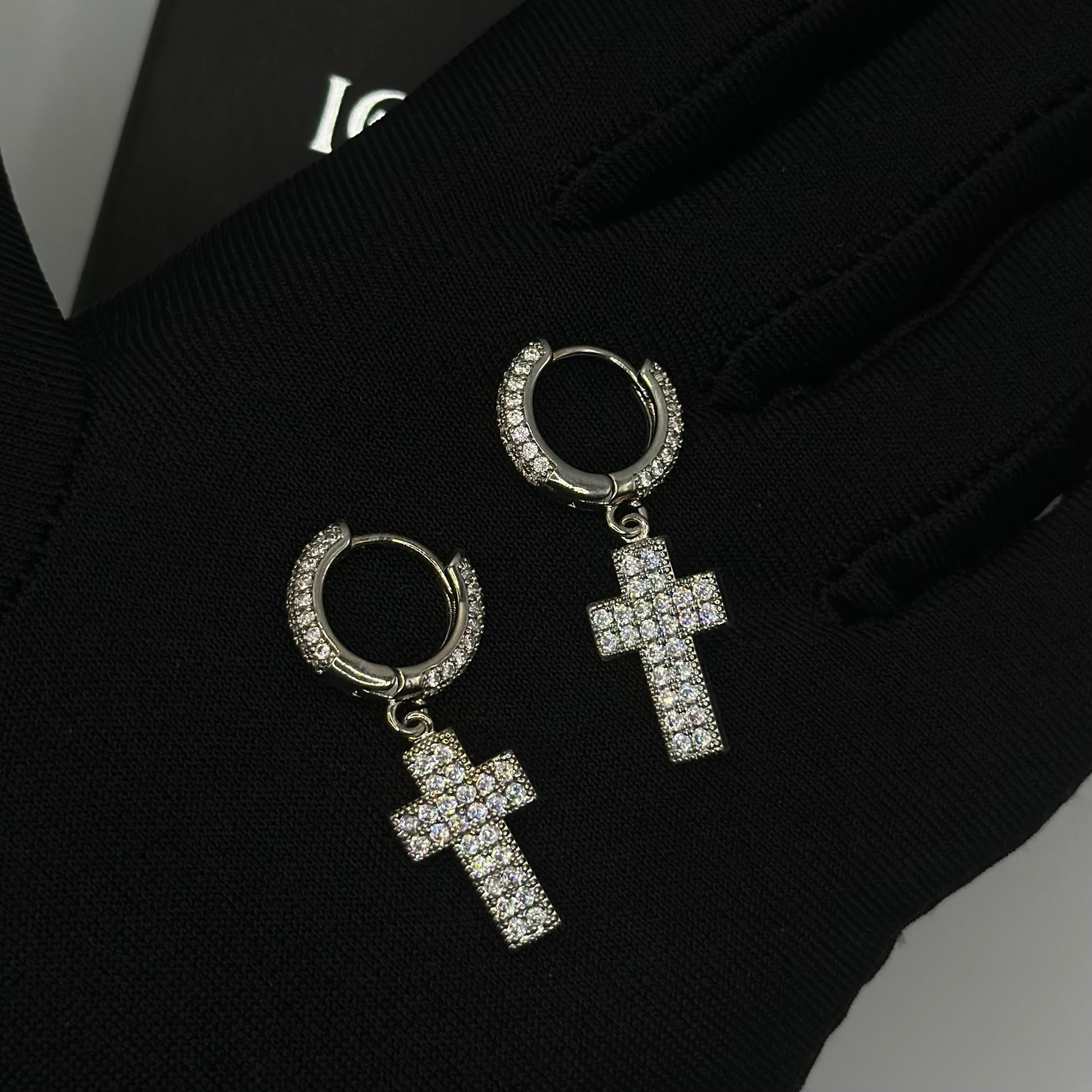 Luxus Iced Out "Silver Cross" Ohrringe - ICERAIN JEWELRY