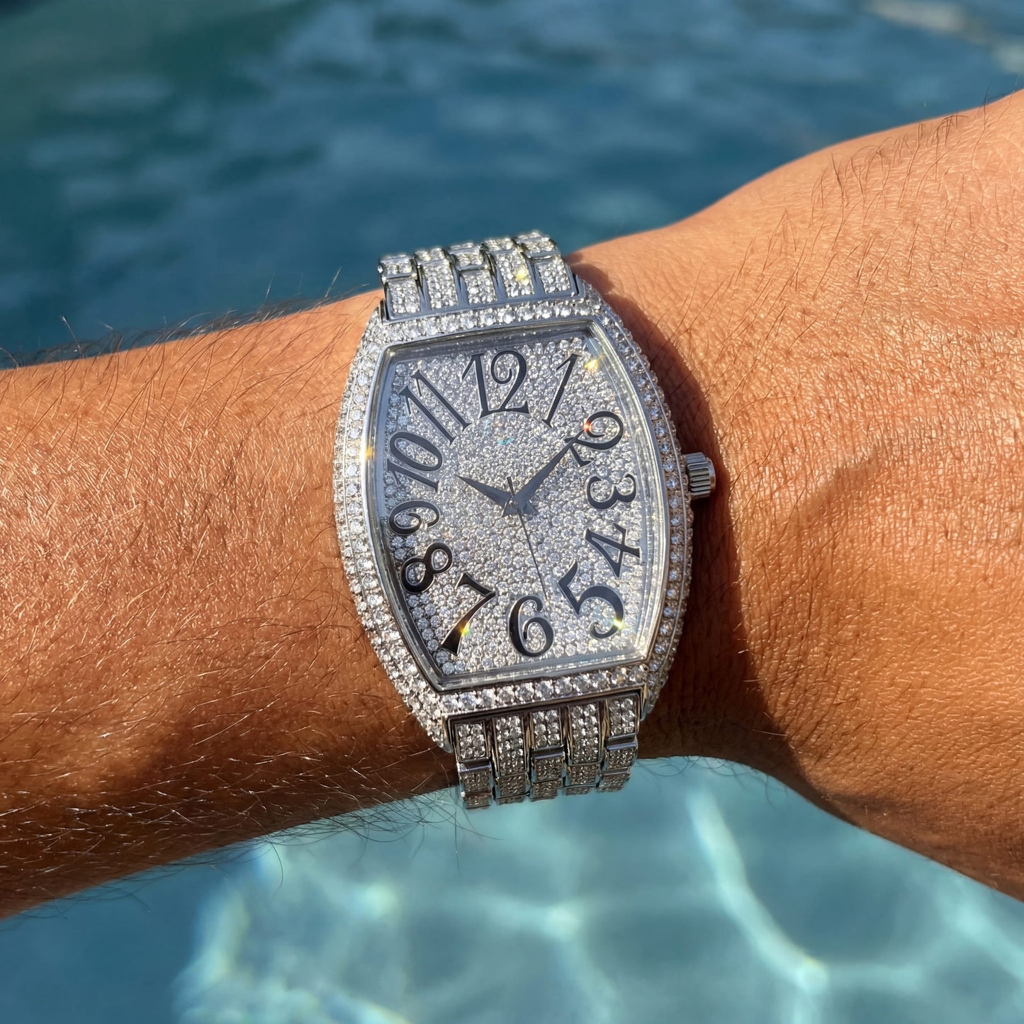 ICED OUT "TONNEAU" UHR - ICERAIN JEWELRY
