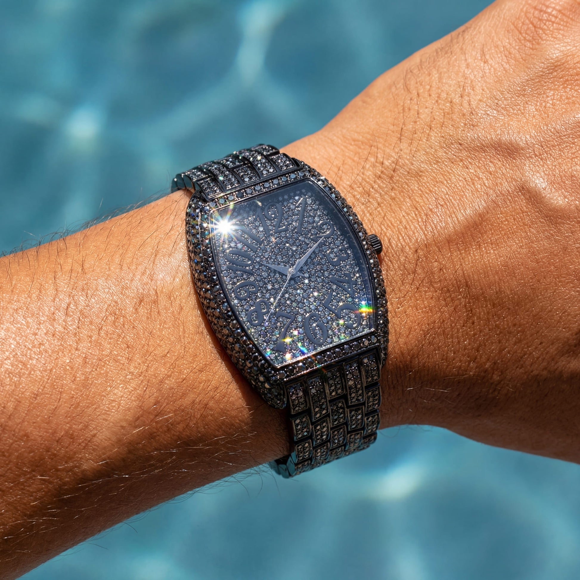 ICED OUT "TONNEAU" UHR - ICERAIN JEWELRY