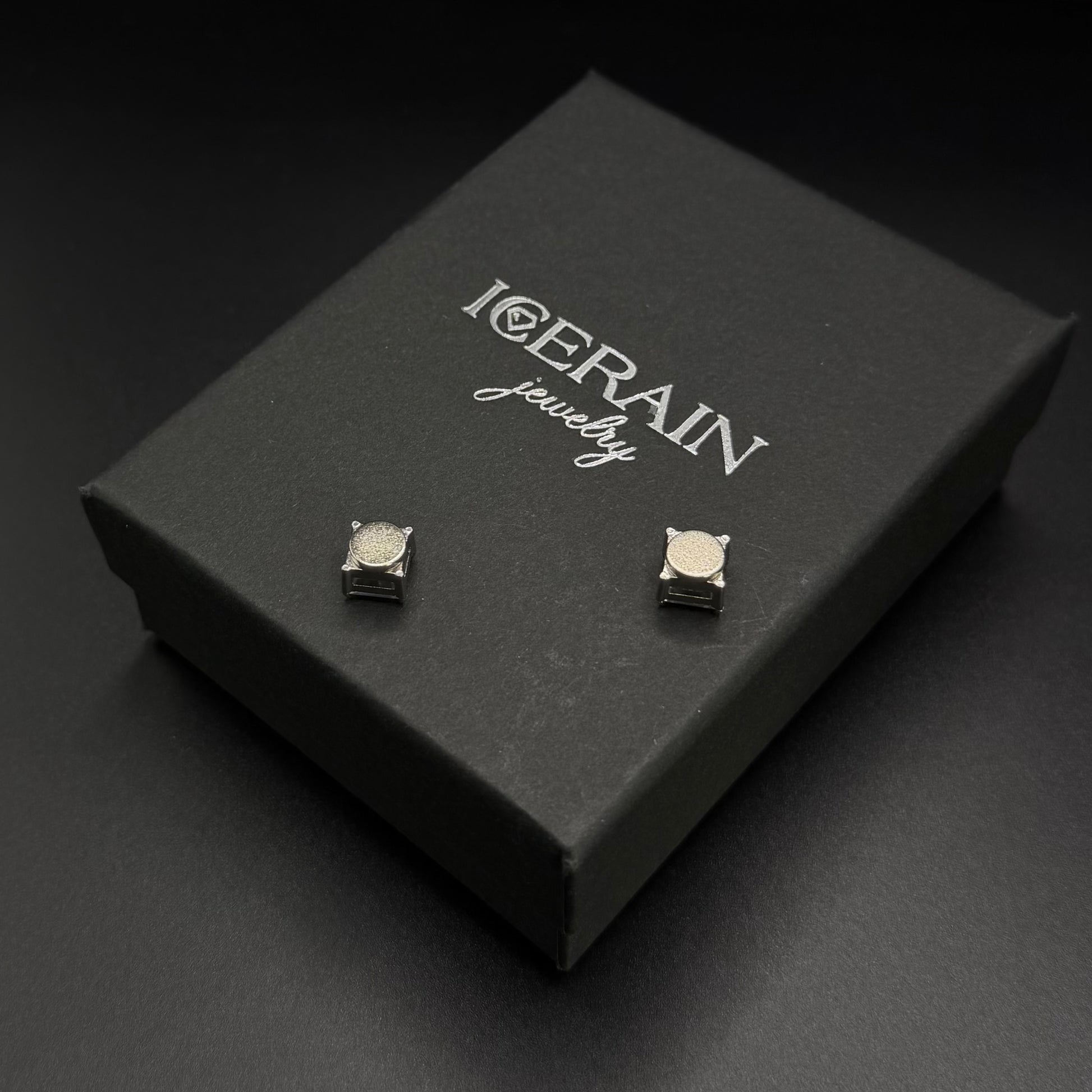 ICED OUT "SILVERSTAR" MAGNET OHRRINGE - ICERAIN JEWELRY