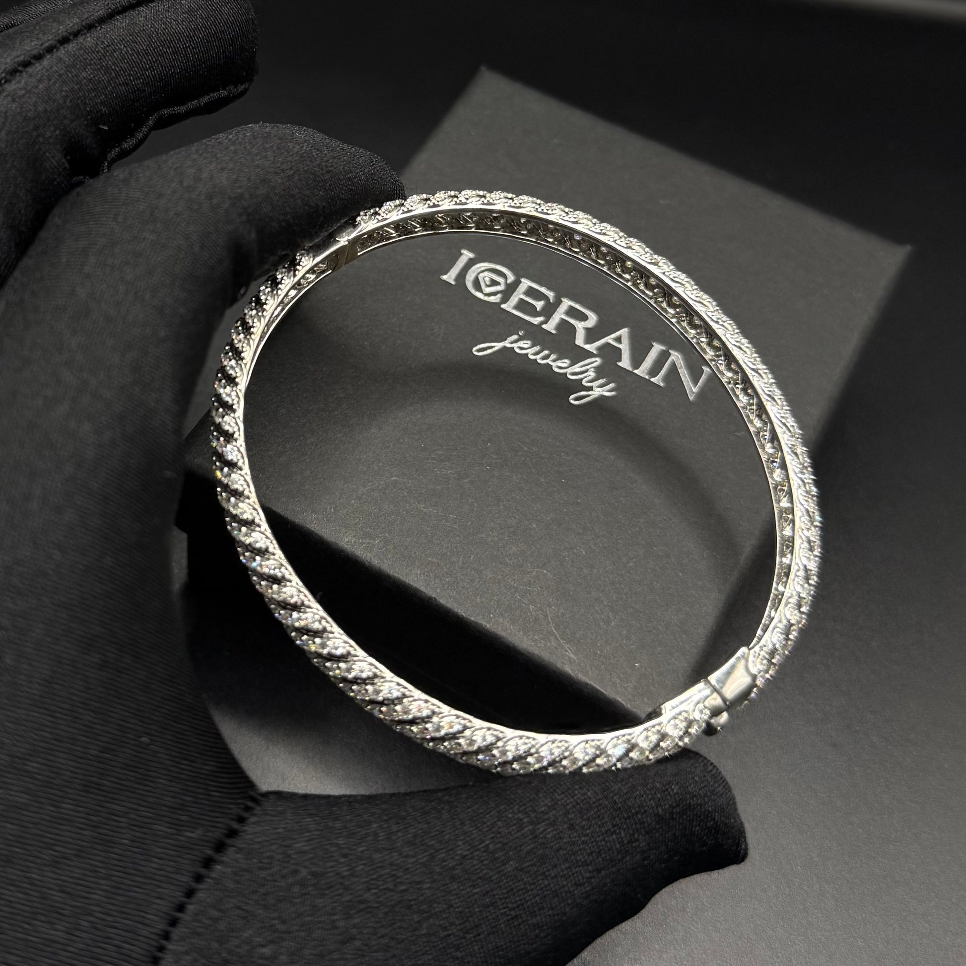 ICED OUT 8MM MOISSANITE "TWIST" WEISSGOLD 925S SILVER ARMREIF - ICERAIN JEWELRY