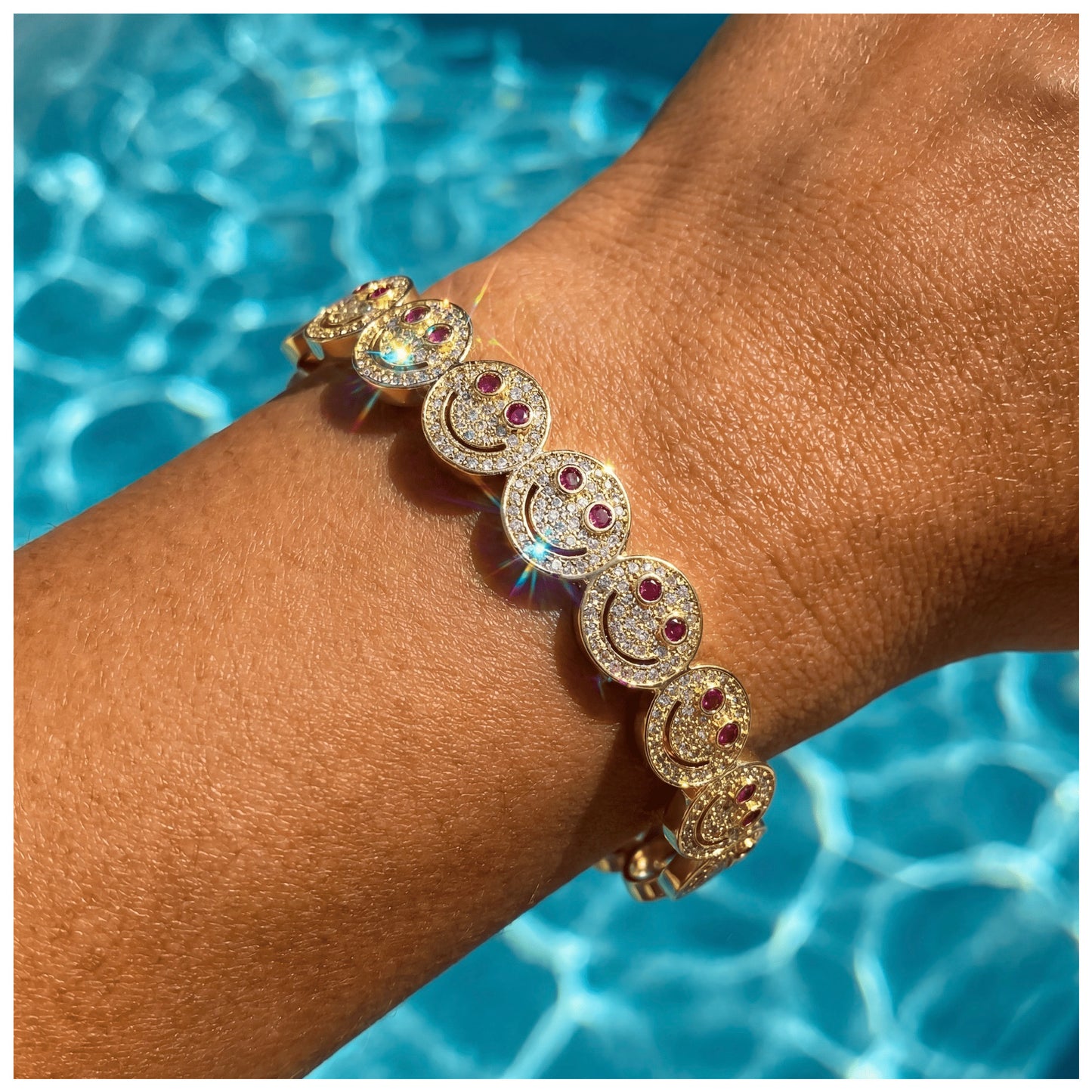 ICED OUT "SMILE" ARMREIF - ICERAIN JEWELRY