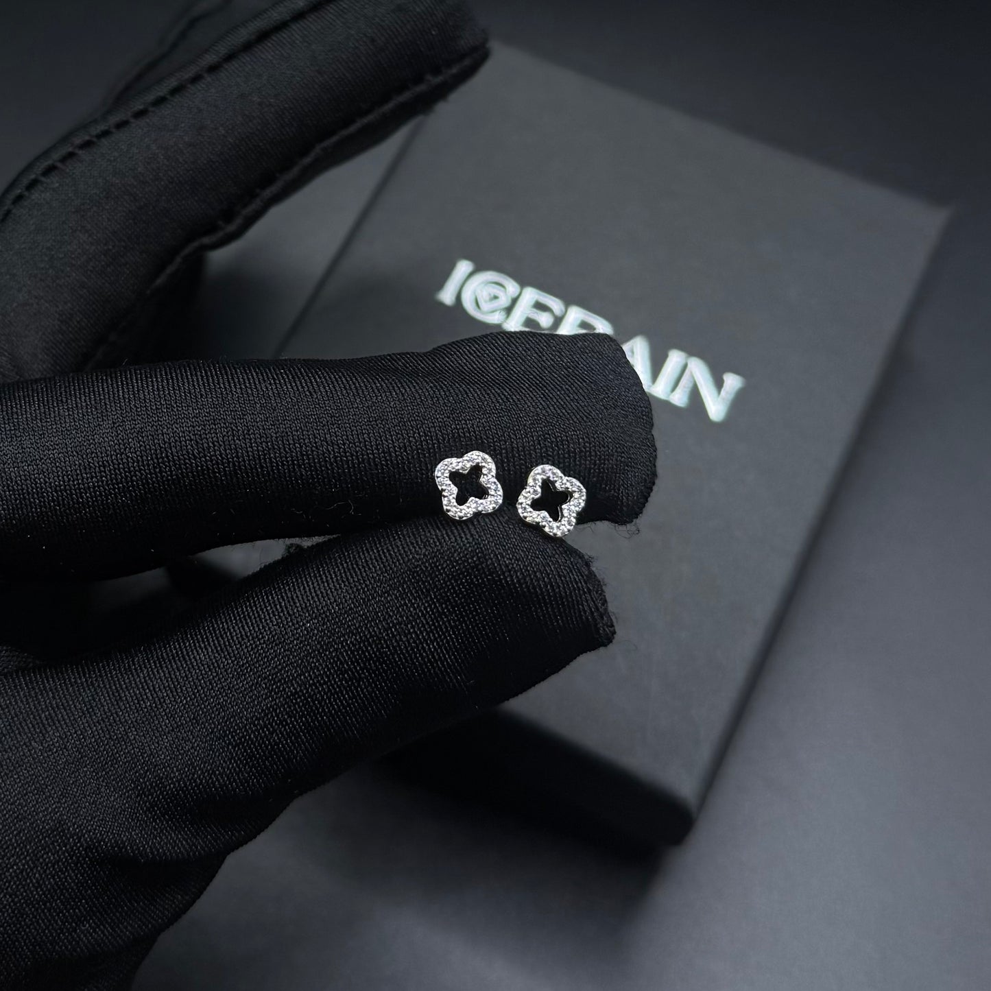 ICED OUT "CLOVER" OHRRINGE - ICERAIN JEWELRY