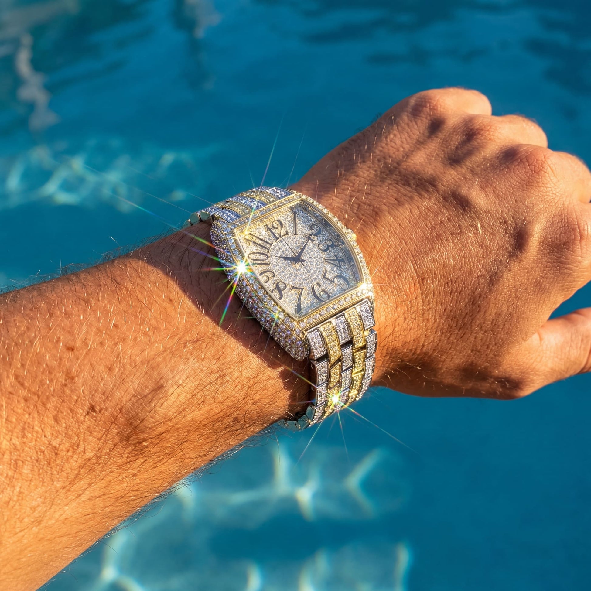 ICED OUT "TONNEAU" UHR - ICERAIN JEWELRY