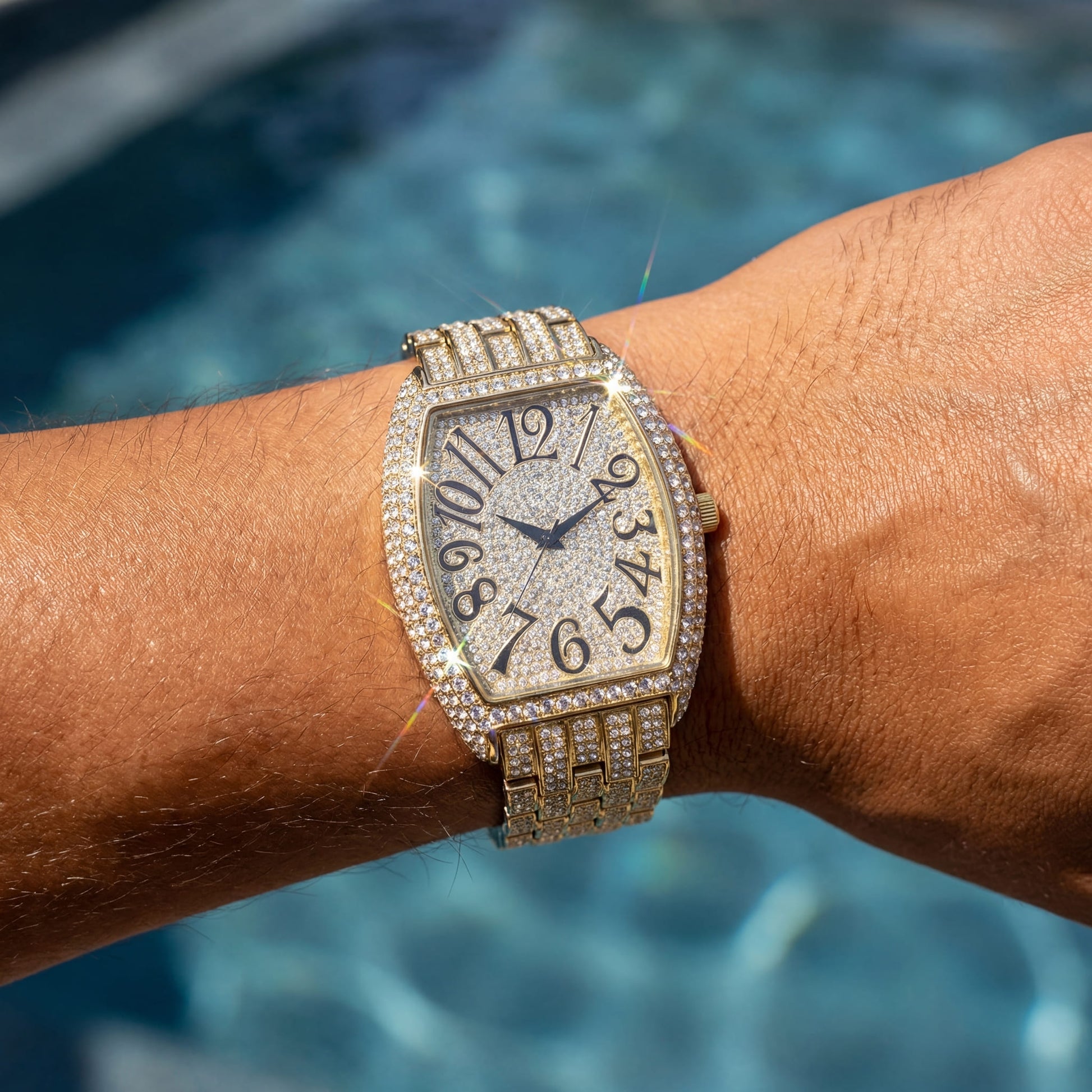 ICED OUT "TONNEAU" UHR - ICERAIN JEWELRY